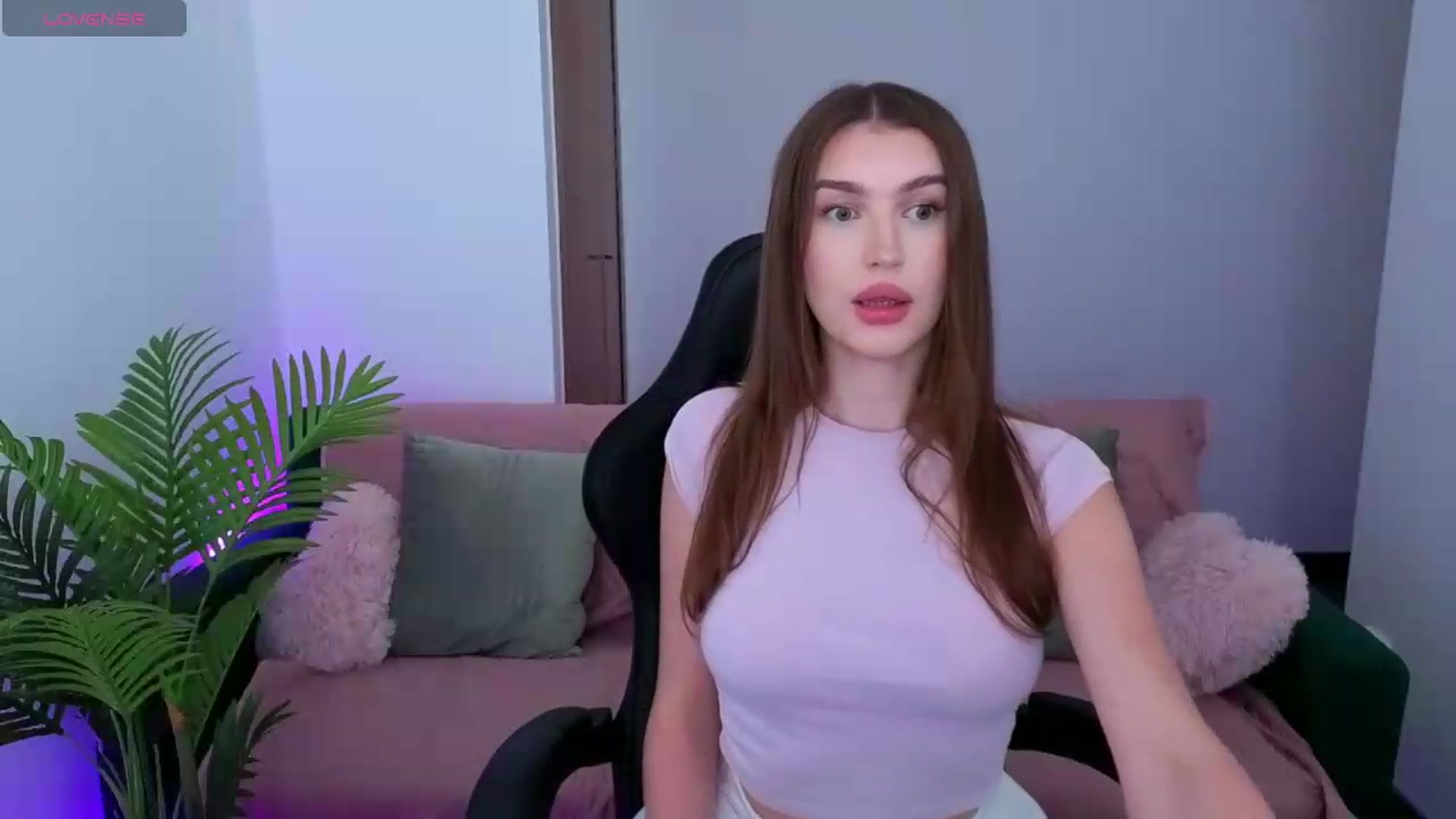 Gallery image thumbnail from Blare's myfreecams stream on, 08/30/2026, 17:42 image 2 of 20