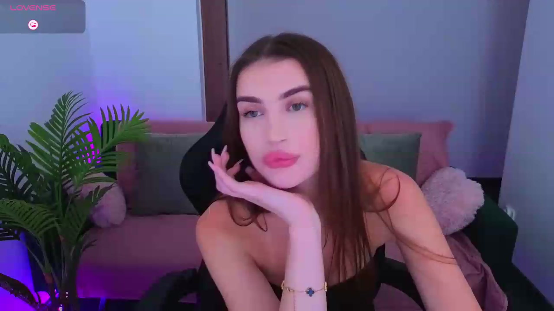 Gallery image thumbnail from Blare's myfreecams stream on, 09/04/2026, 17:57 image 12 of 20