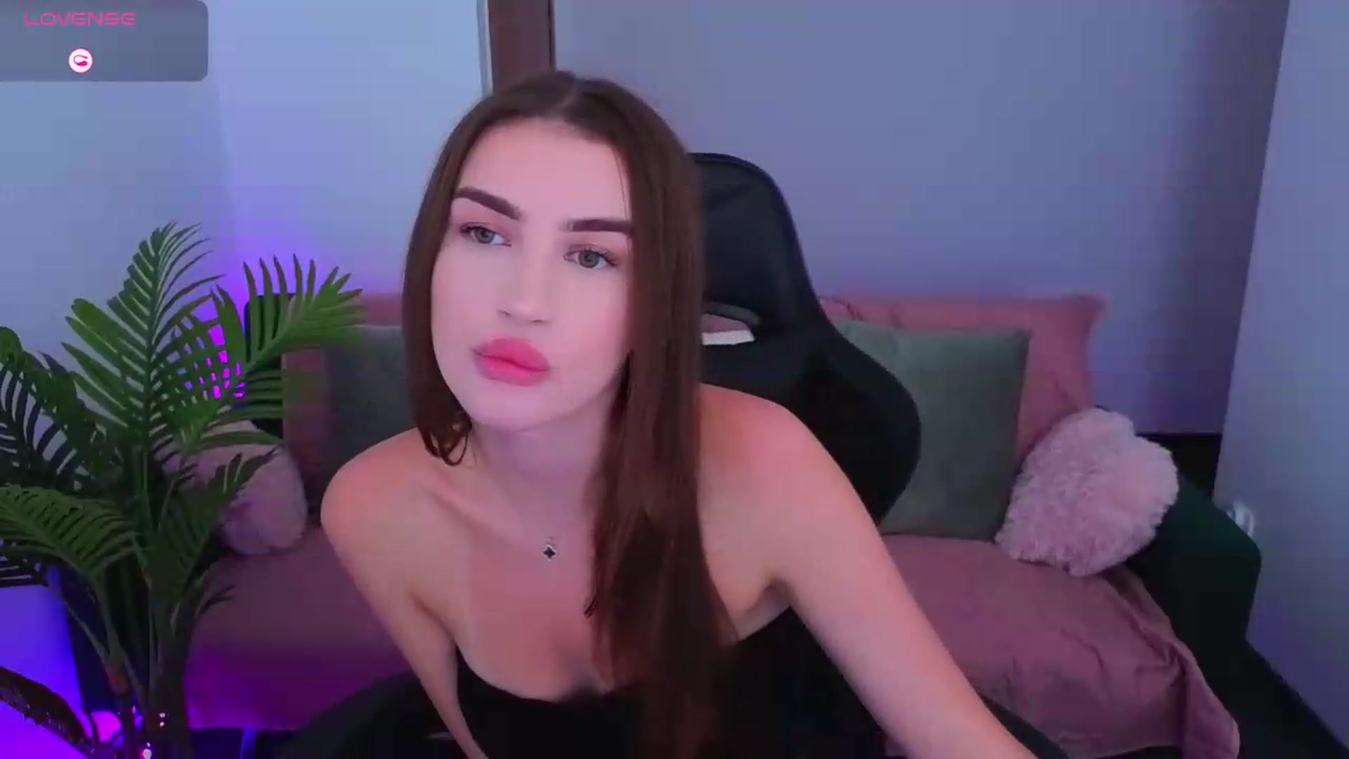 Gallery image thumbnail from Blare's myfreecams stream on, 09/04/2026, 19:53 image 6 of 20