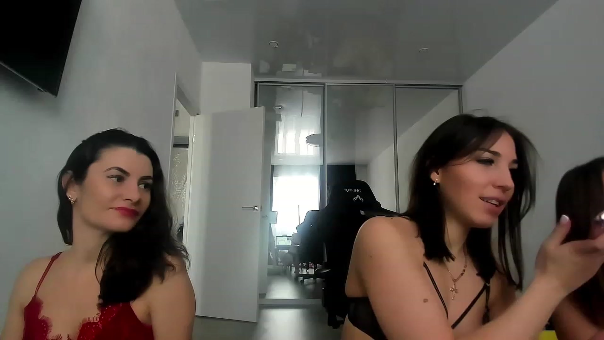 Gallery image thumbnail from Blaze_me's myfreecams stream on, 02/09/2023, 05:42 image 1 of 20