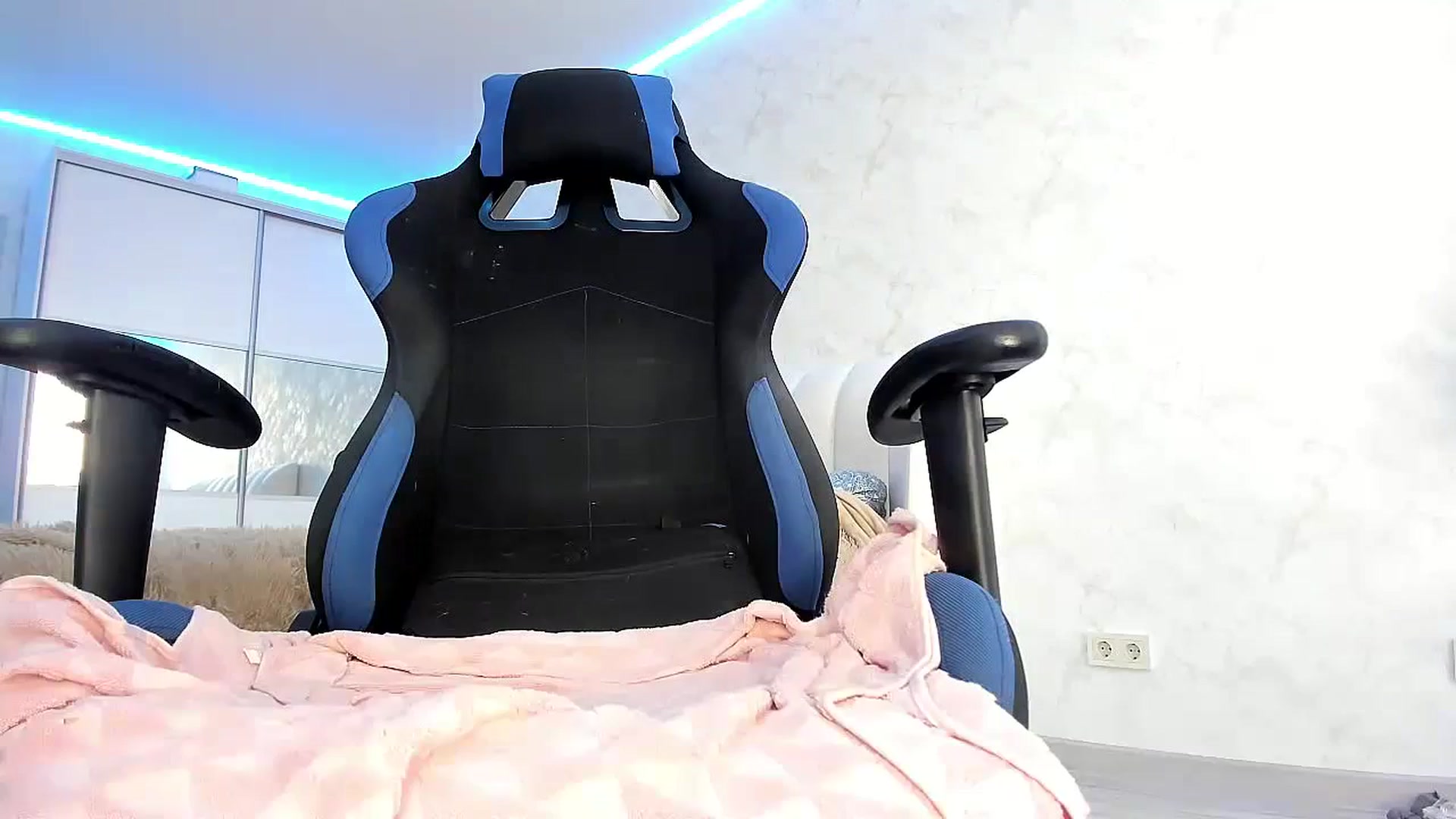 Gallery image thumbnail from Blaze_me's myfreecams stream on, 07/01/2023, 05:43 image 12 of 20