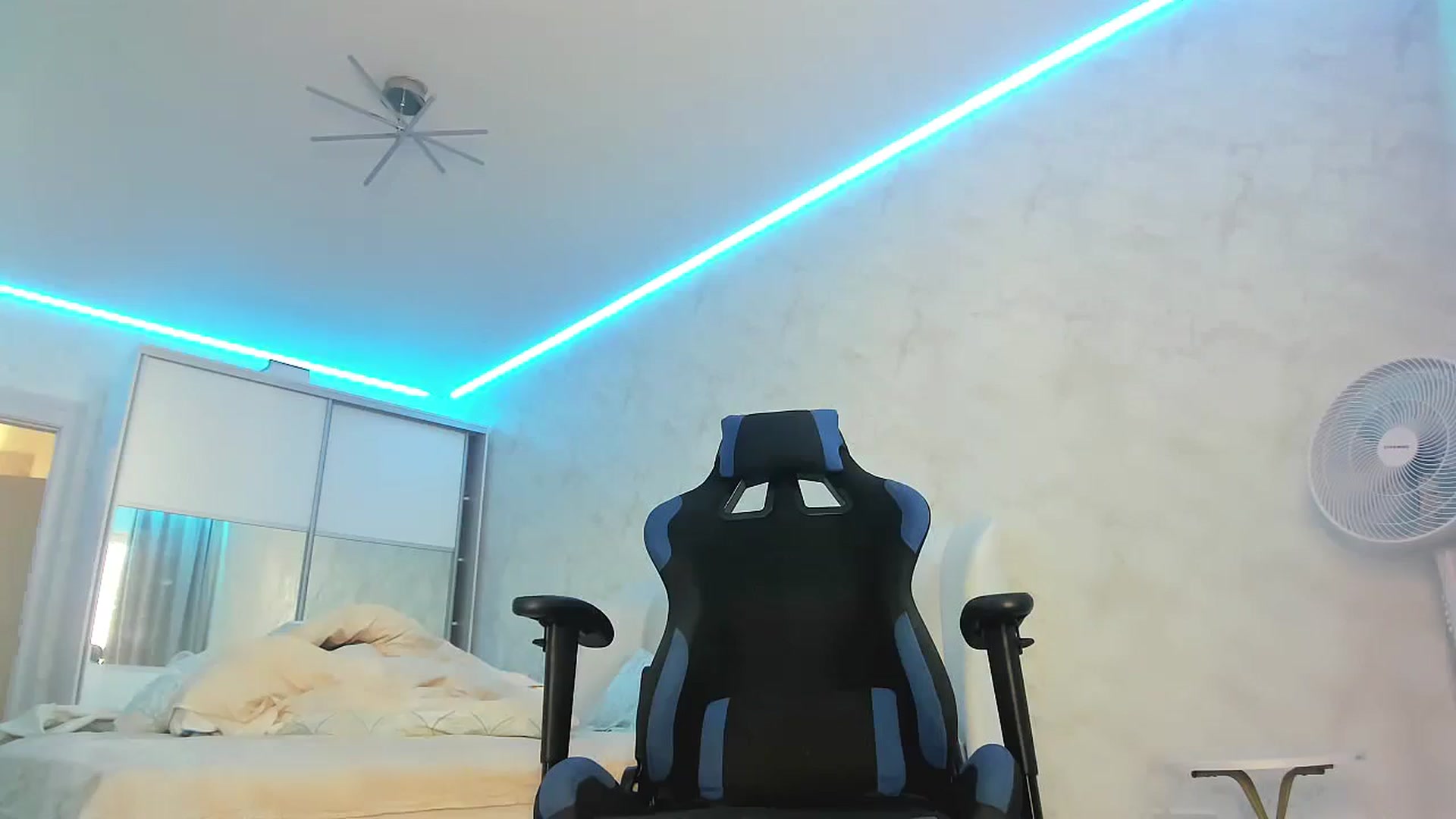 Gallery image thumbnail from Blaze_me's myfreecams stream on, 09/21/2023, 04:47 image 8 of 20
