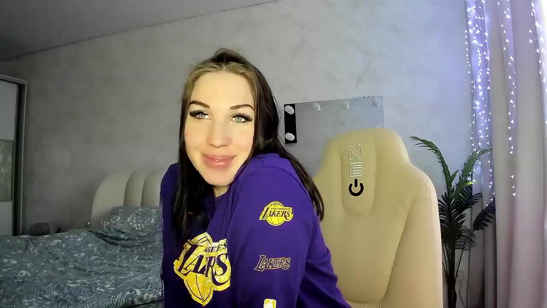 Gallery image thumbnail from Blaze_me's myfreecams stream on, 12/15/2024, 07:30 image 4 of 20