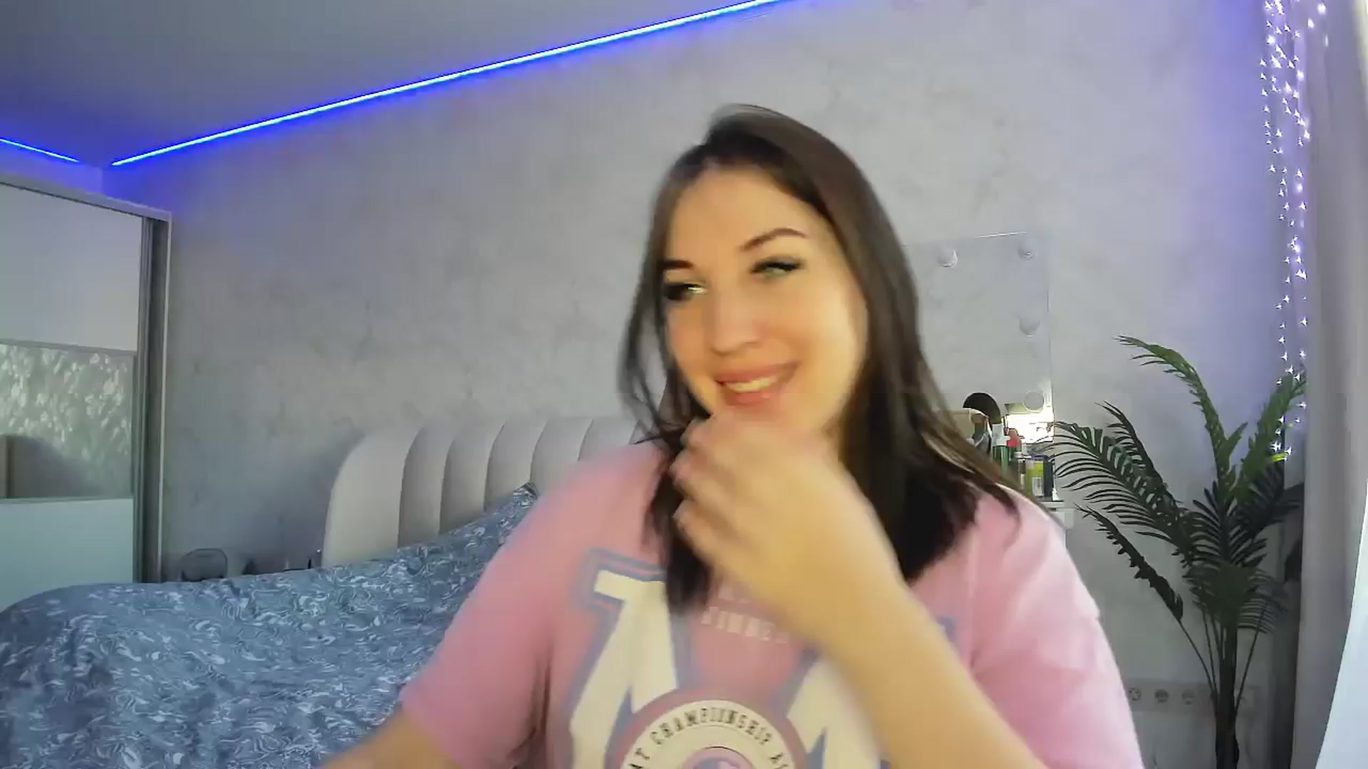 Gallery image thumbnail from Blaze_me's myfreecams stream on, 12/16/2024, 07:27 image 18 of 20