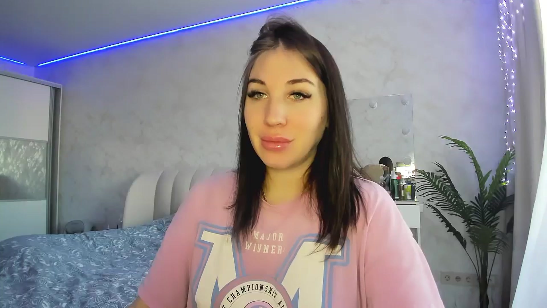 Gallery image thumbnail from Blaze_me's myfreecams stream on, 12/16/2024, 07:27 image 11 of 20