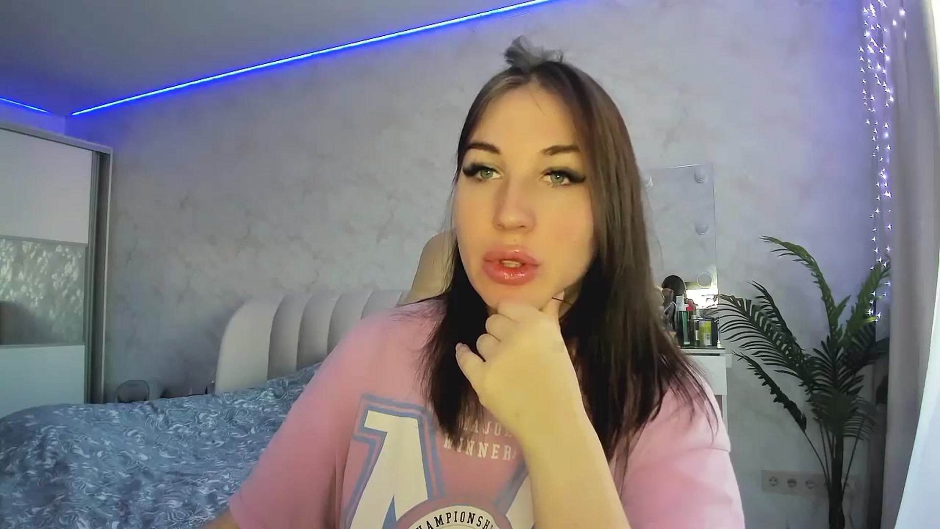 Gallery image thumbnail from Blaze_me's myfreecams stream on, 12/16/2024, 07:27 image 6 of 20