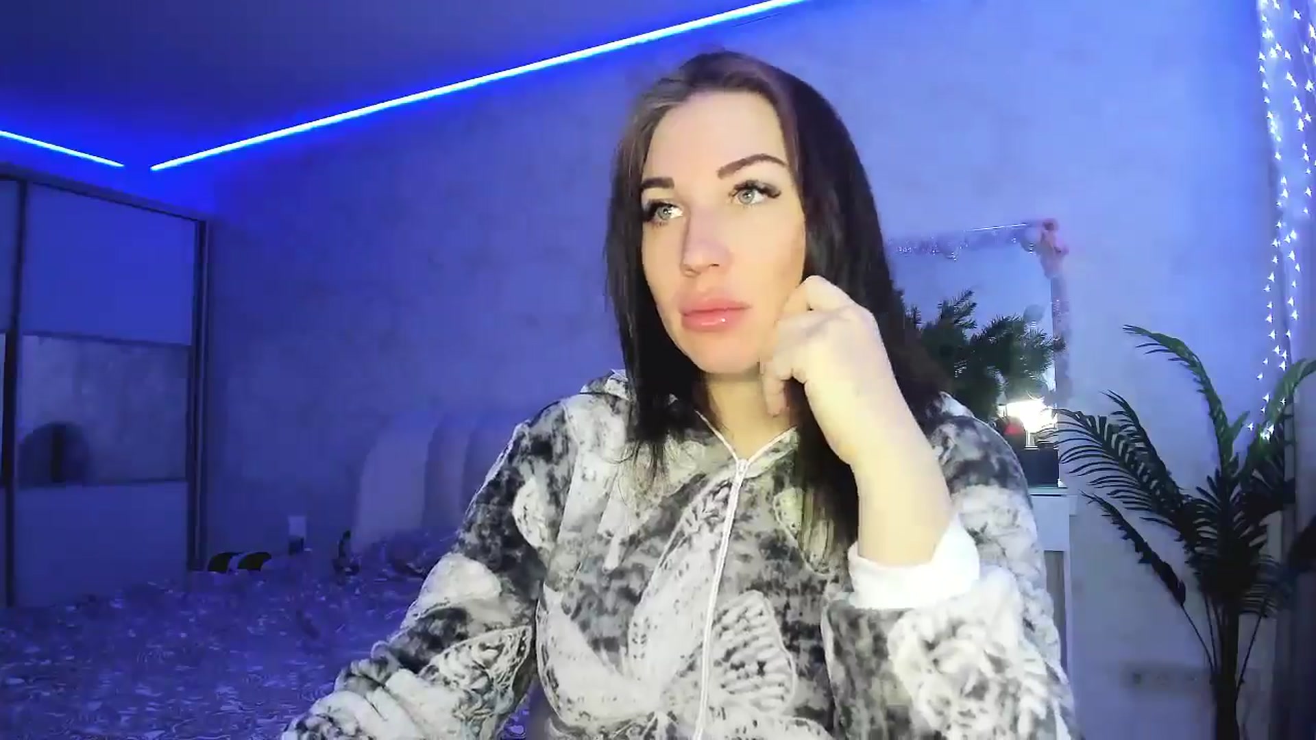 Gallery image thumbnail from Blaze_me's myfreecams stream on, 12/24/2024, 07:47 image 6 of 20