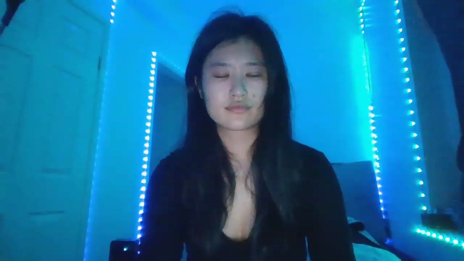 Gallery image thumbnail from Blazinazn420_'s myfreecams stream on, 01/05/2023, 17:13 image 3 of 20