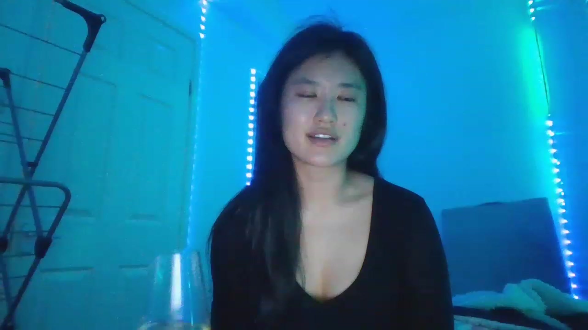 Gallery image thumbnail from Blazinazn420_'s myfreecams stream on, 01/05/2023, 17:51 image 4 of 20