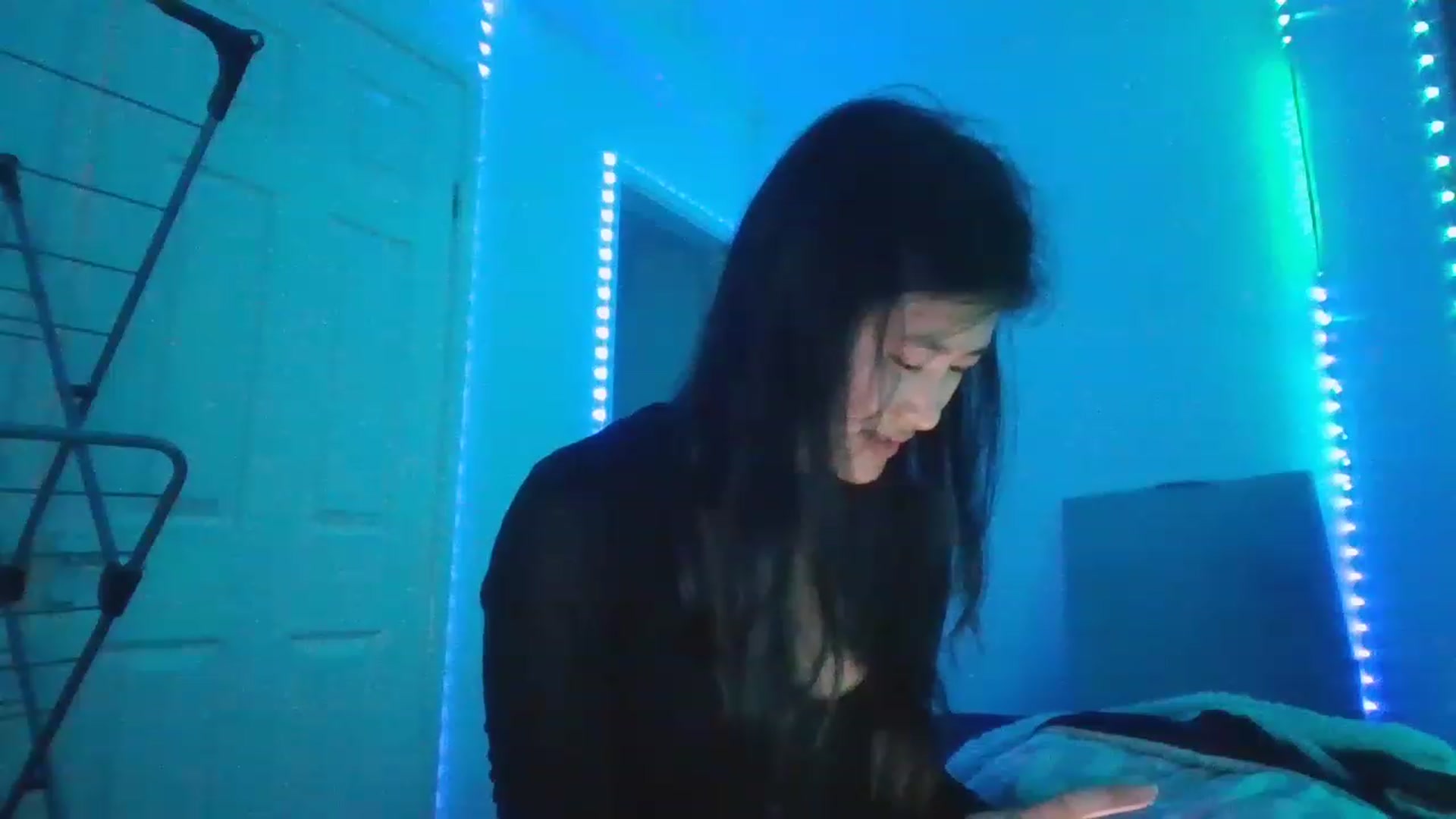 Gallery image thumbnail from Blazinazn420_'s myfreecams stream on, 01/05/2023, 17:51 image 13 of 20