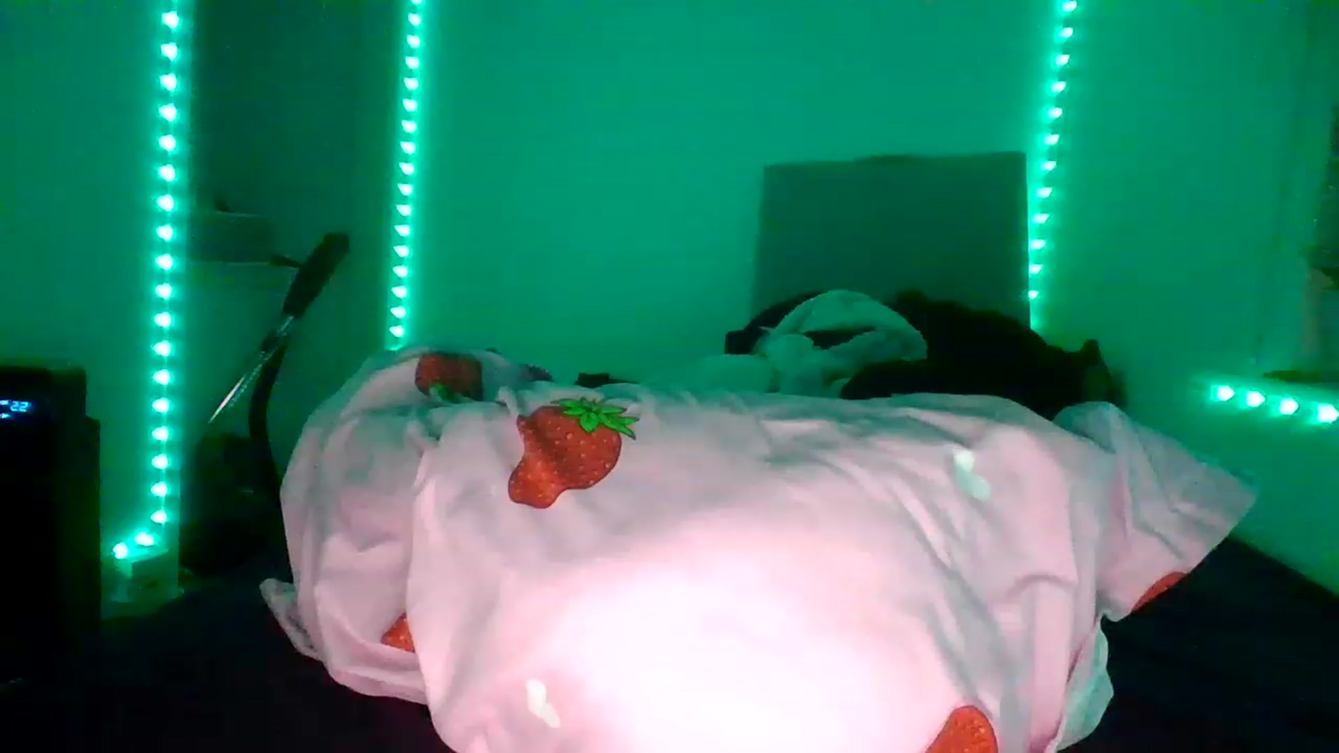 Gallery image thumbnail from Blazinazn420_'s myfreecams stream on, 01/31/2023, 06:06 image 16 of 20