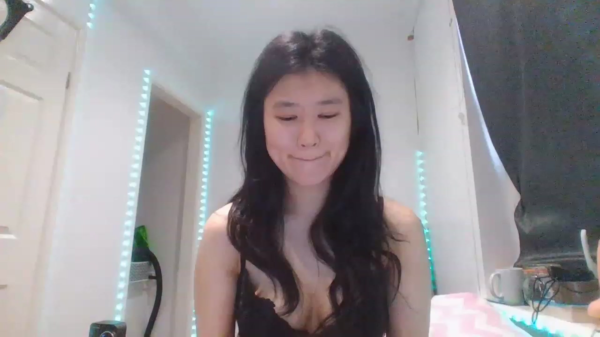 Gallery image thumbnail from Blazinazn420_'s myfreecams stream on, 02/09/2023, 08:36 image 17 of 20
