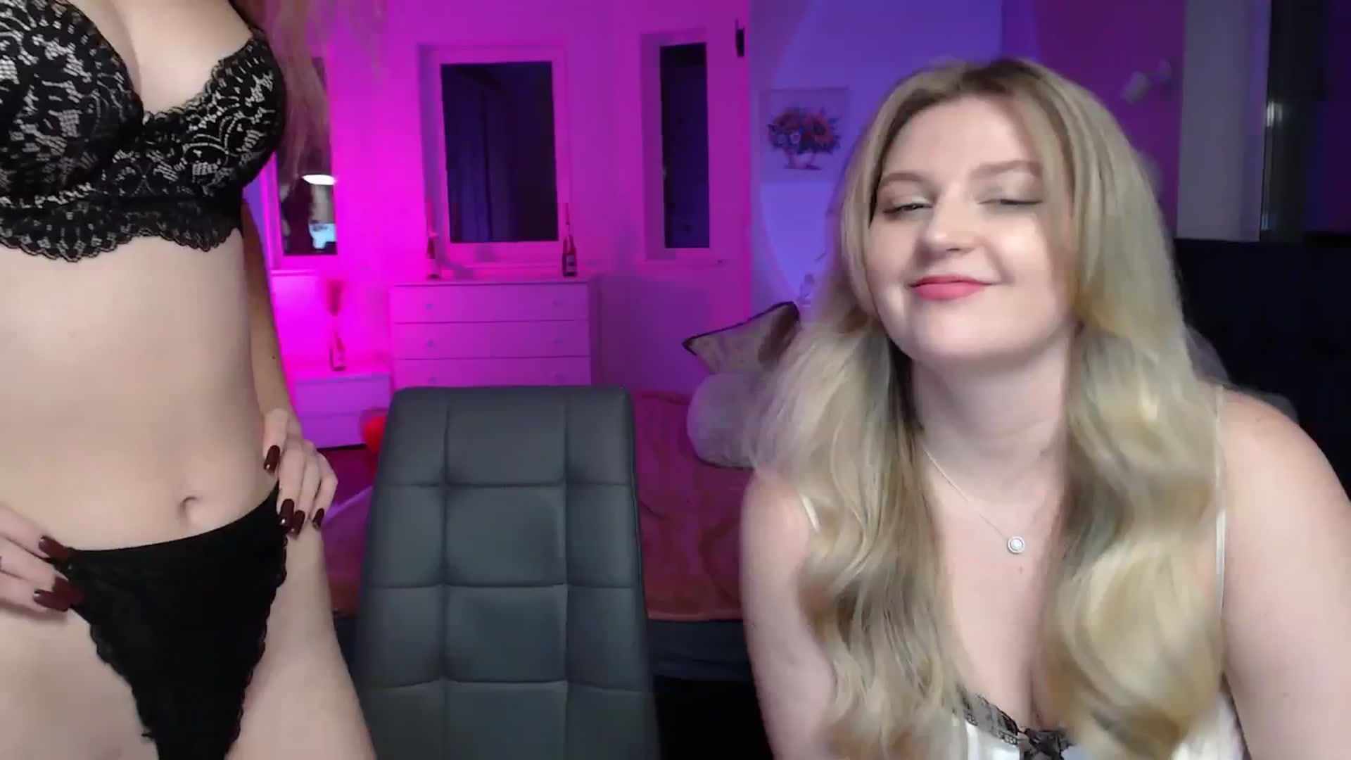 Gallery image thumbnail from Bless_Ass's myfreecams stream on, 10/12/2025, 14:39 image 11 of 20