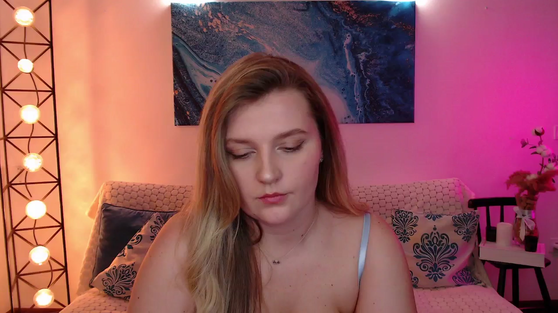 Gallery image thumbnail from Bless_Ass's myfreecams stream on, 11/21/2025, 17:27 image 14 of 20