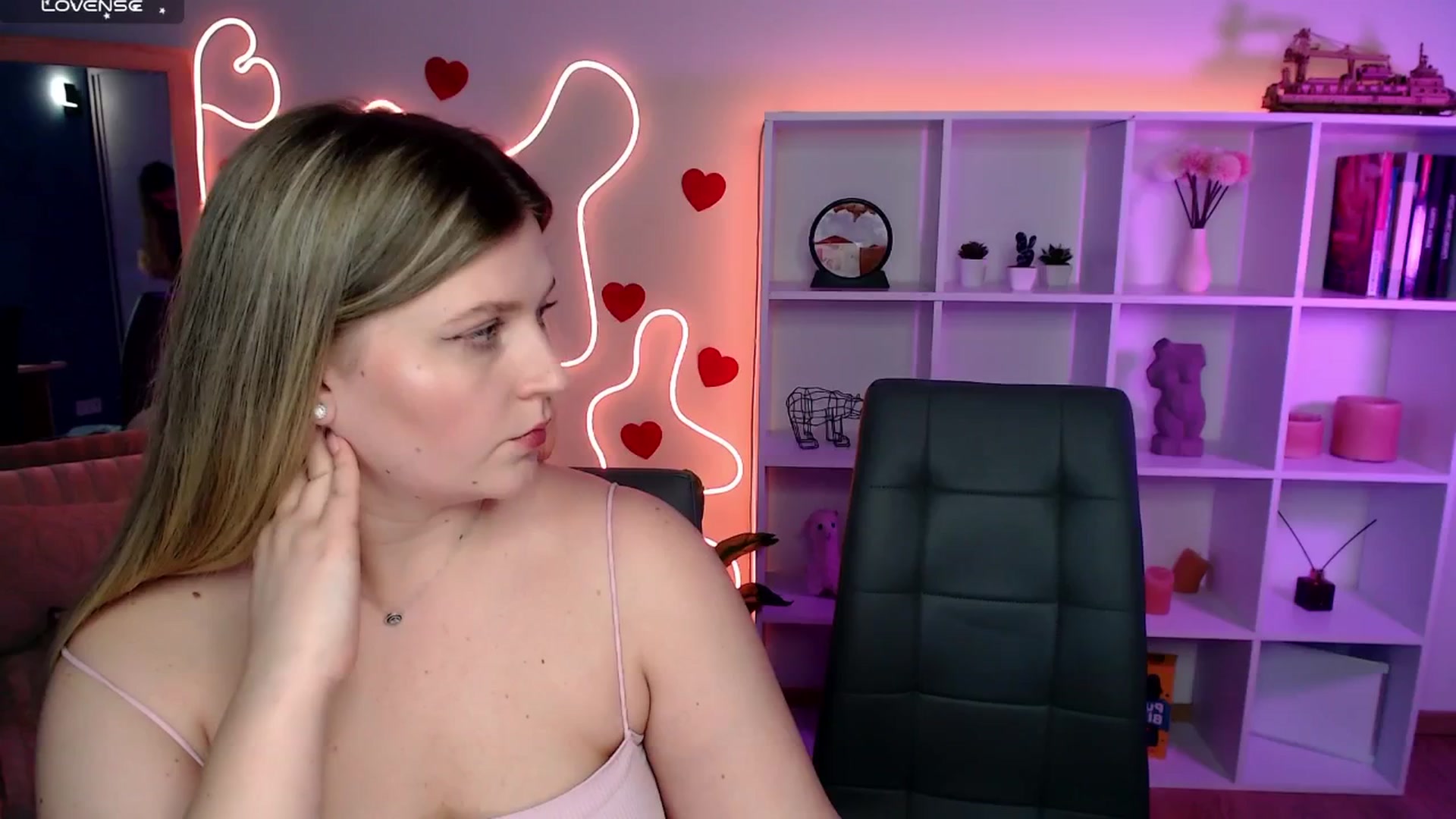 Gallery image thumbnail from Bless_Ass's myfreecams stream on, 11/23/2025, 18:48 image 7 of 20