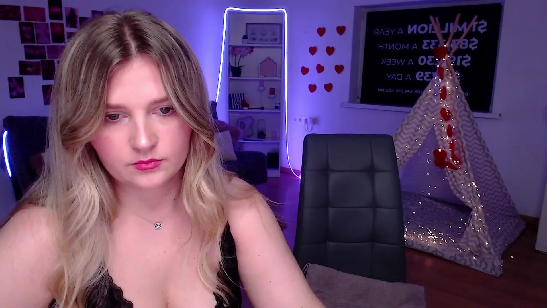 Gallery image thumbnail from Bless_Ass's myfreecams stream on, 12/03/2025, 11:24 image 10 of 20