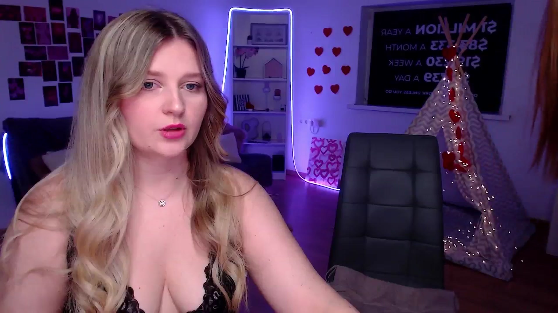 Gallery image thumbnail from Bless_Ass's myfreecams stream on, 12/03/2025, 11:24 image 15 of 20