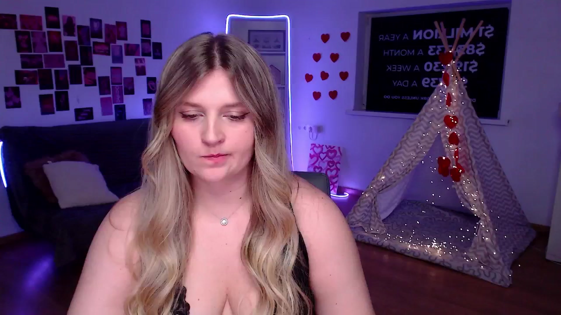 Gallery image thumbnail from Bless_Ass's myfreecams stream on, 12/03/2025, 16:09 image 19 of 20