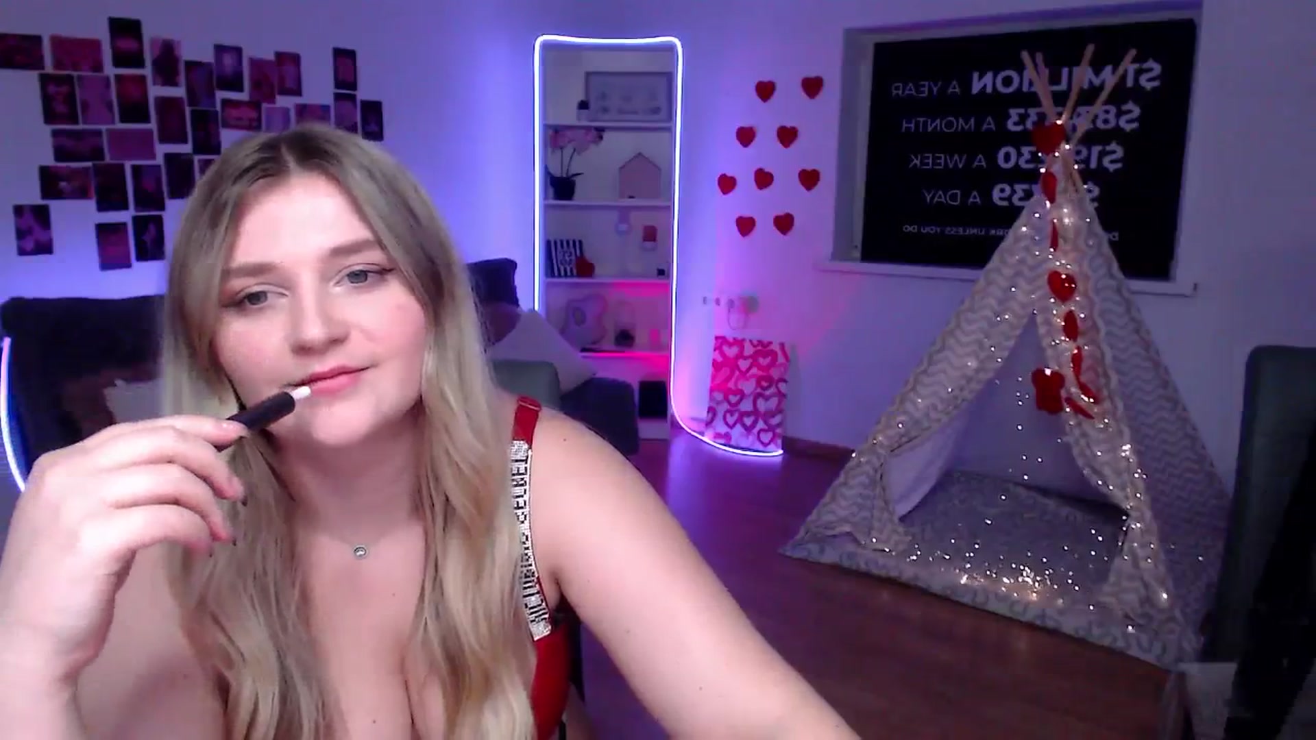 Gallery image thumbnail from Bless_Ass's myfreecams stream on, 12/04/2025, 18:10 image 20 of 20