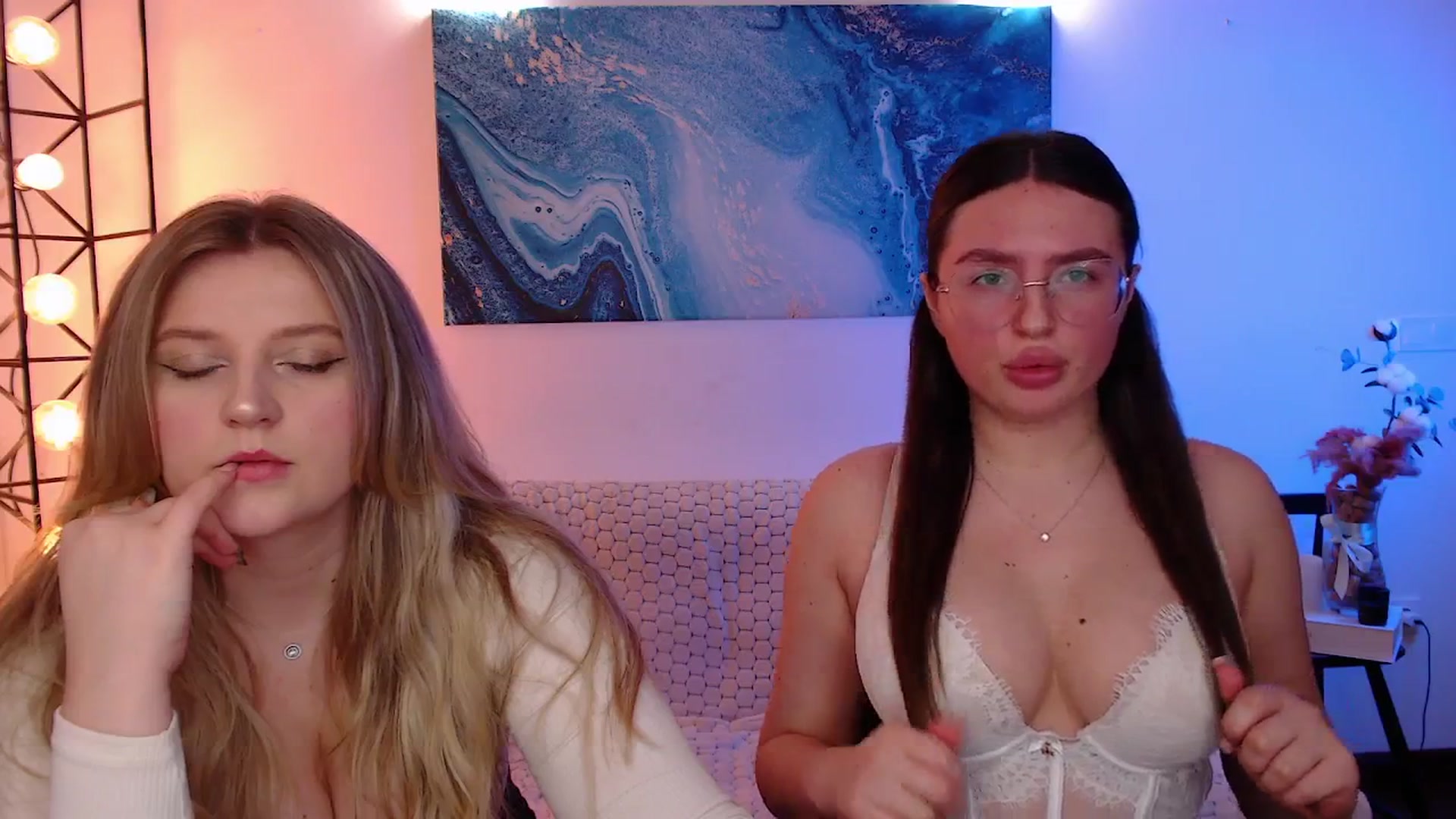 Gallery image thumbnail from Bless_Ass's myfreecams stream on, 12/09/2025, 11:44 image 15 of 20
