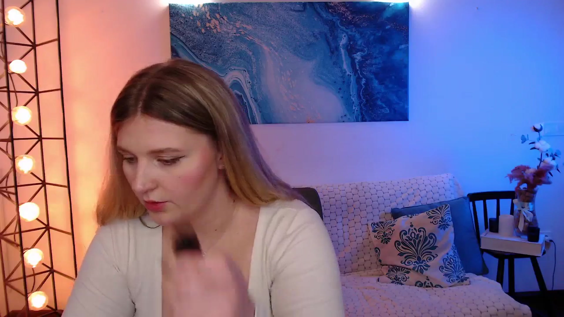 Gallery image thumbnail from Bless_Ass's myfreecams stream on, 12/09/2025, 17:05 image 16 of 20