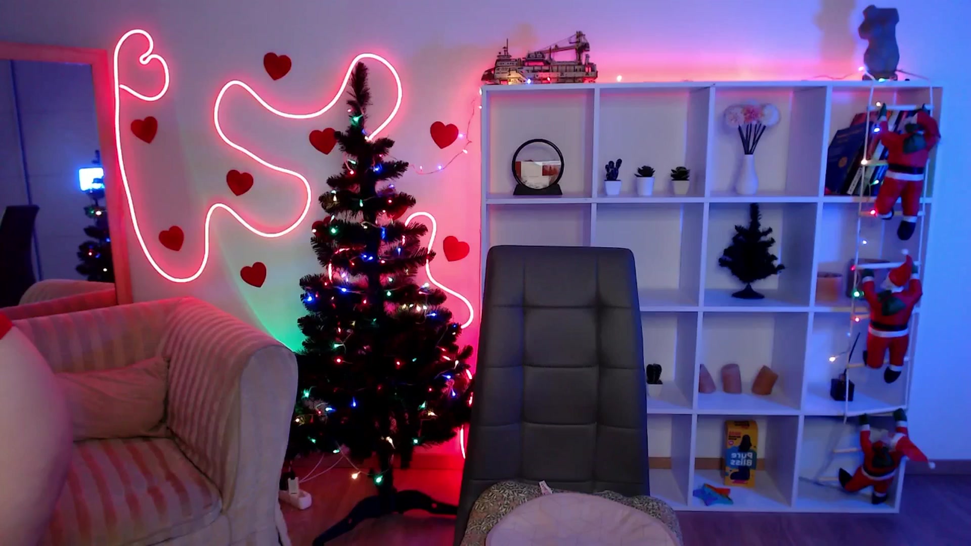 Gallery image thumbnail from Bless_Ass's myfreecams stream on, 01/03/2026, 10:17 image 17 of 20