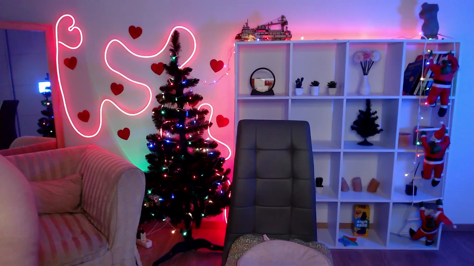 Gallery image thumbnail from Bless_Ass's myfreecams stream on, 01/03/2026, 10:17 image 16 of 20
