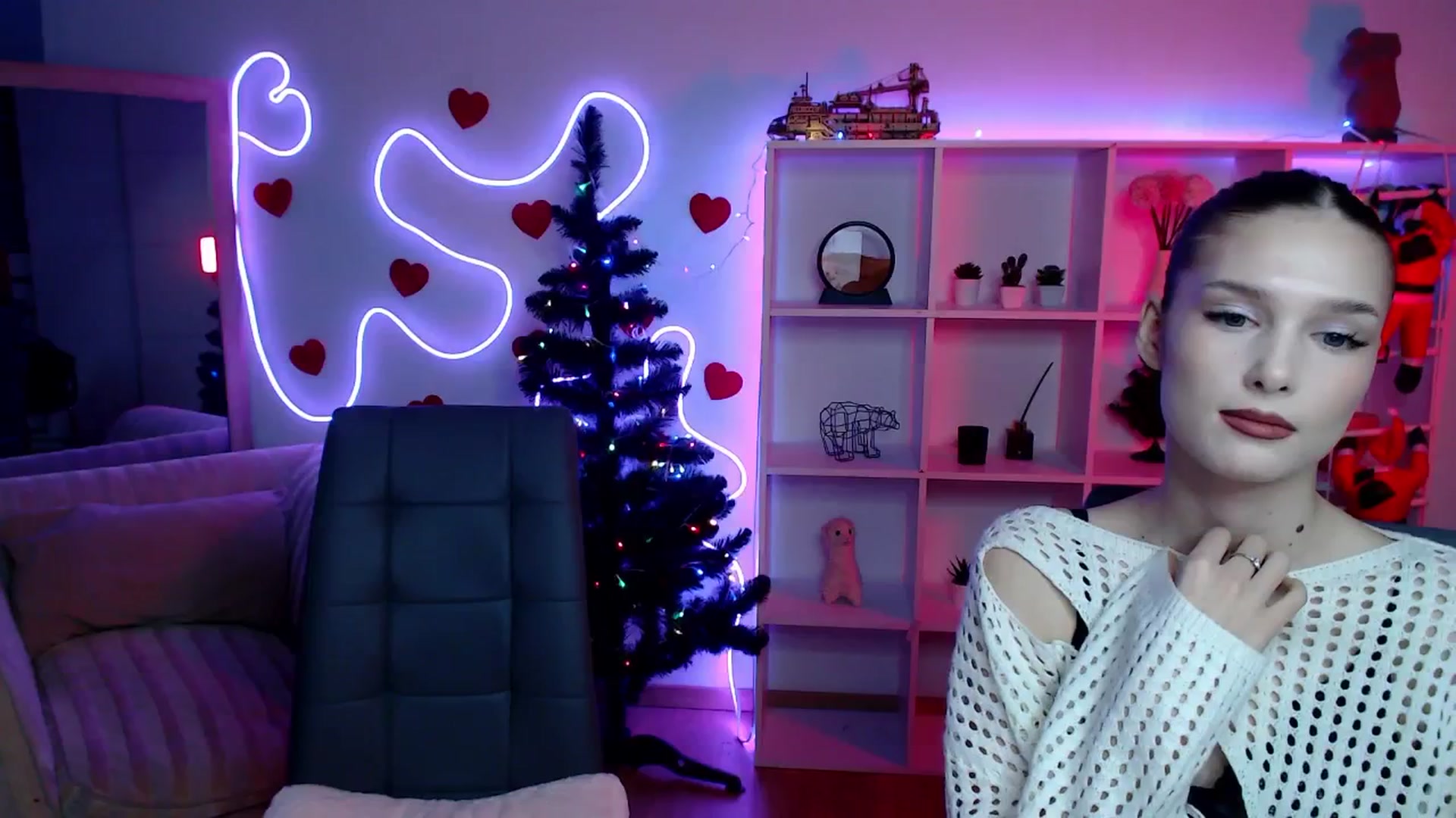 Gallery image thumbnail from Bless_Ass's myfreecams stream on, 01/25/2026, 11:23 image 15 of 20