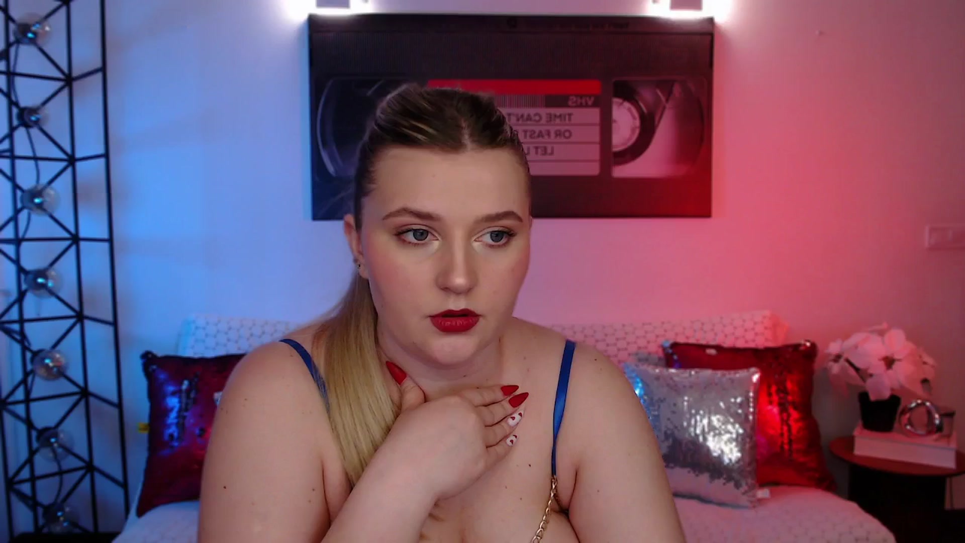 Gallery image thumbnail from Bless_Ass's myfreecams stream on, 02/25/2026, 12:38 image 12 of 20