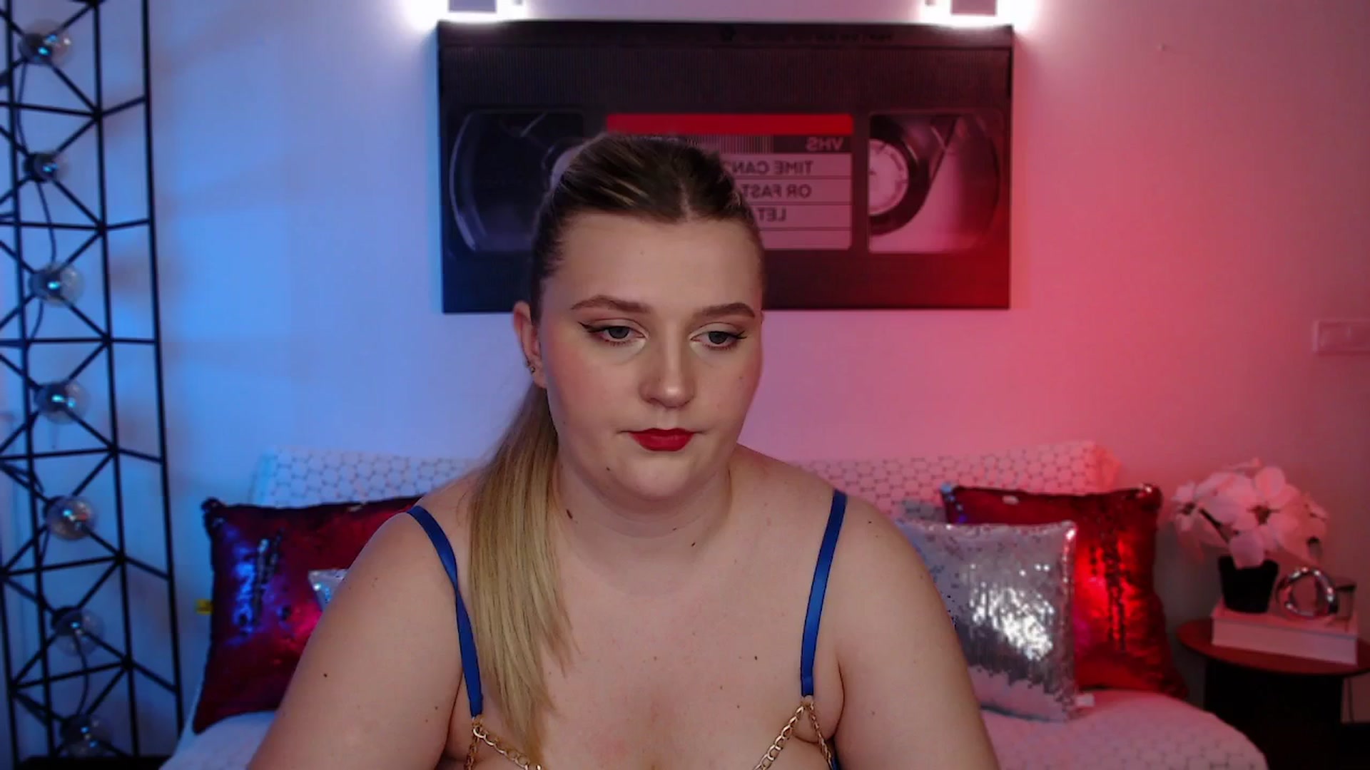 Gallery image thumbnail from Bless_Ass's myfreecams stream on, 02/25/2026, 17:17 image 15 of 20