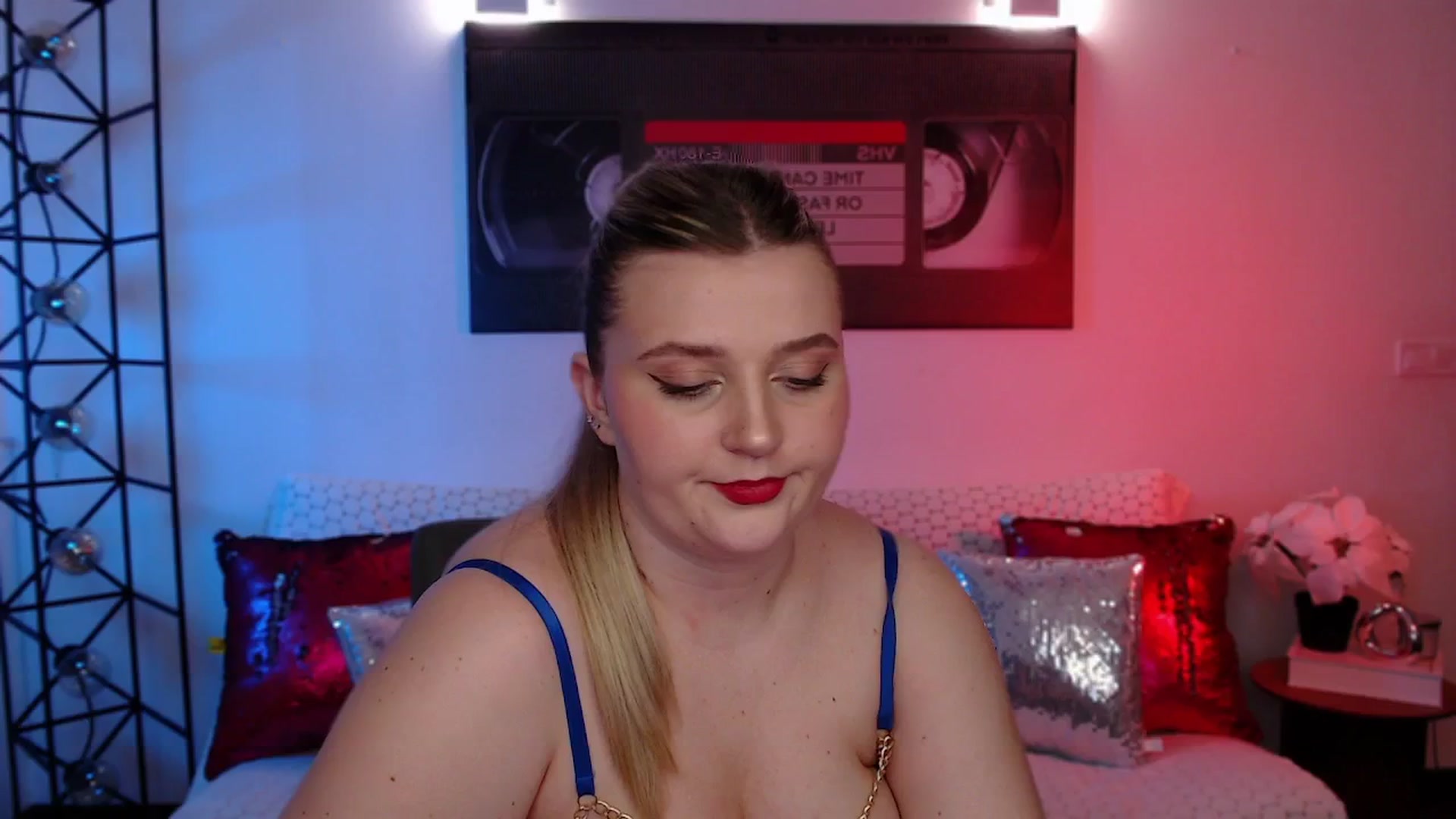 Gallery image thumbnail from Bless_Ass's myfreecams stream on, 02/25/2026, 17:17 image 16 of 20