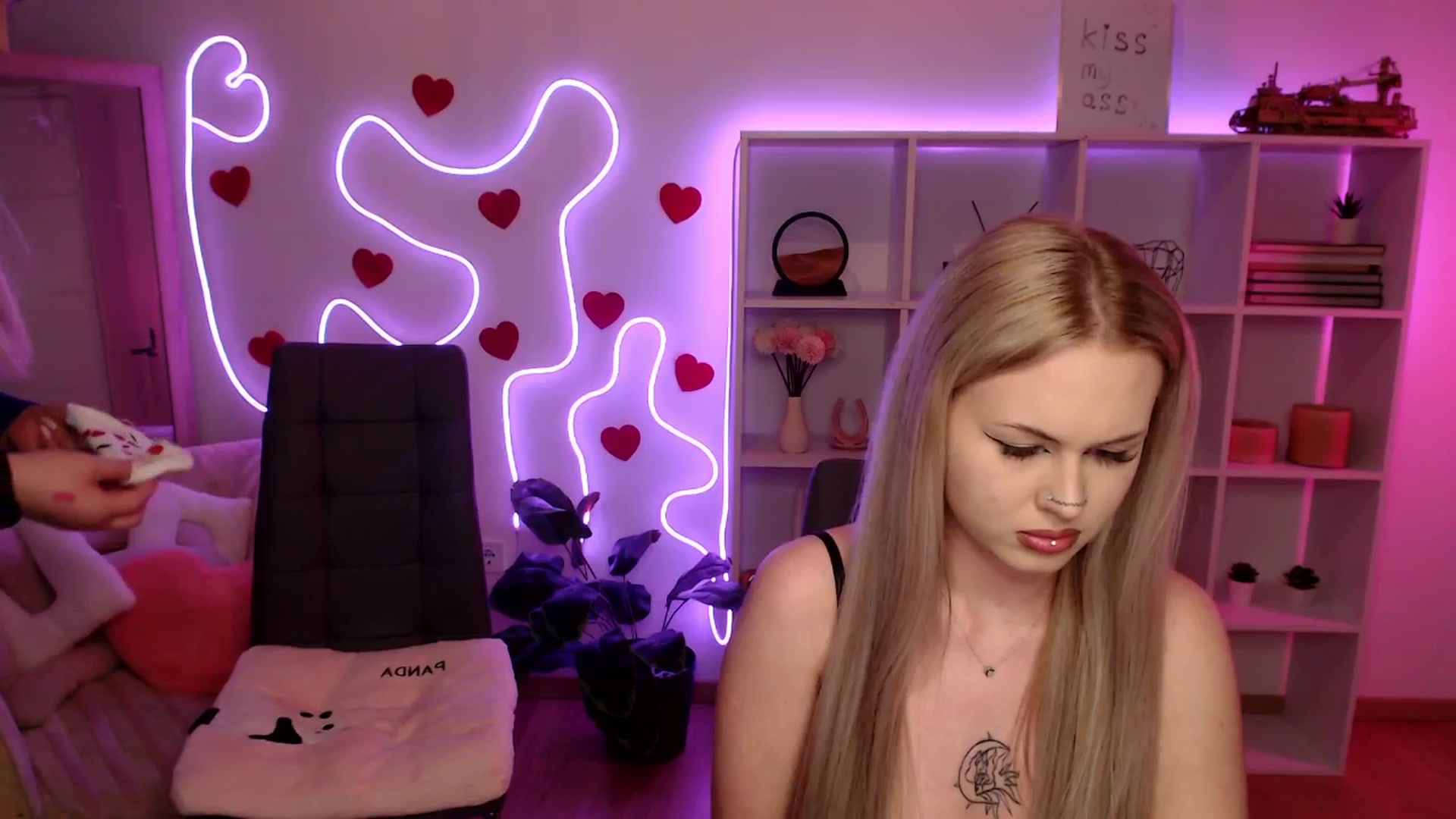 Gallery image thumbnail from Bless_Ass's myfreecams stream on, 03/11/2026, 12:45 image 4 of 20