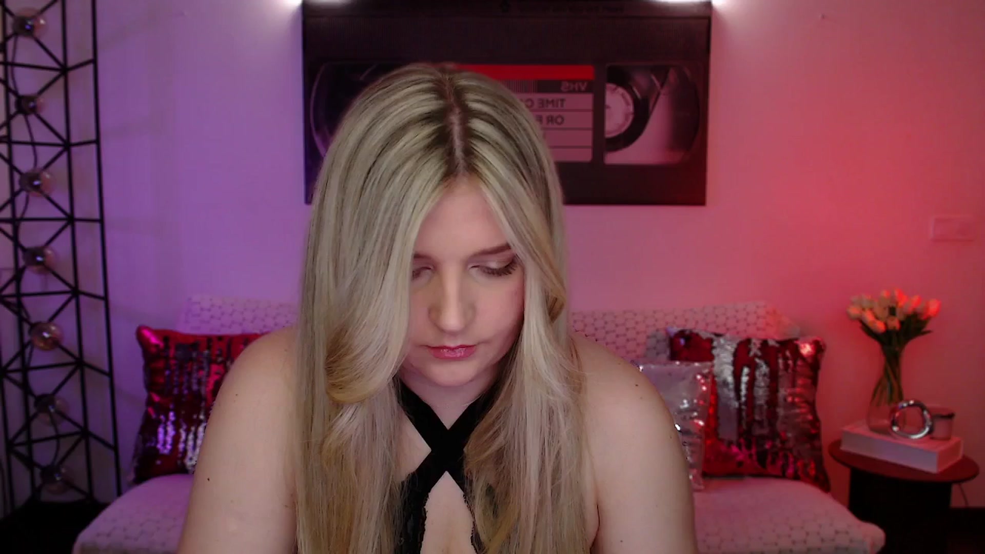 Gallery image thumbnail from Bless_Ass's myfreecams stream on, 04/21/2026, 11:46 image 10 of 20