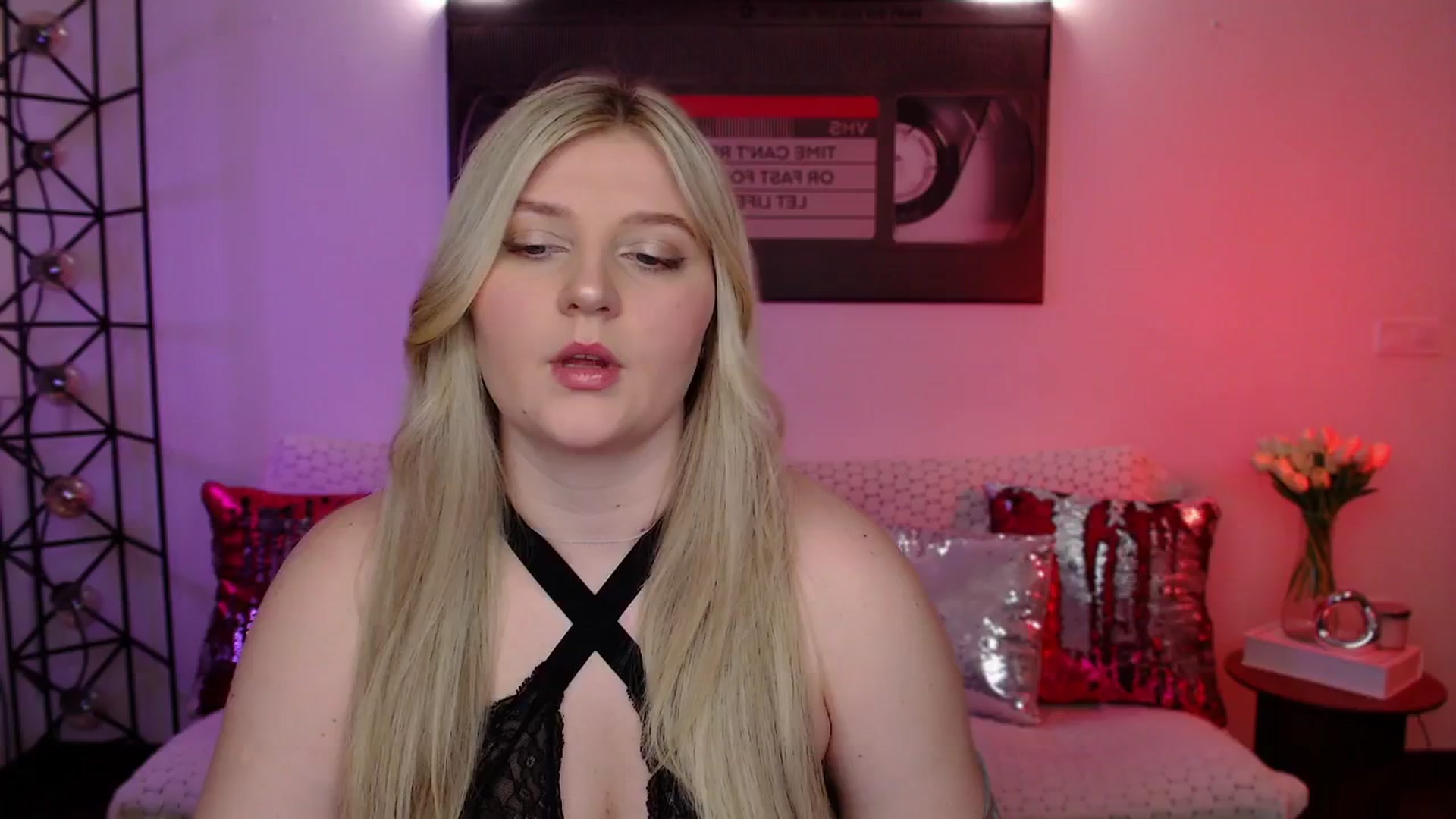 Gallery image thumbnail from Bless_Ass's myfreecams stream on, 04/21/2026, 11:46 image 4 of 20
