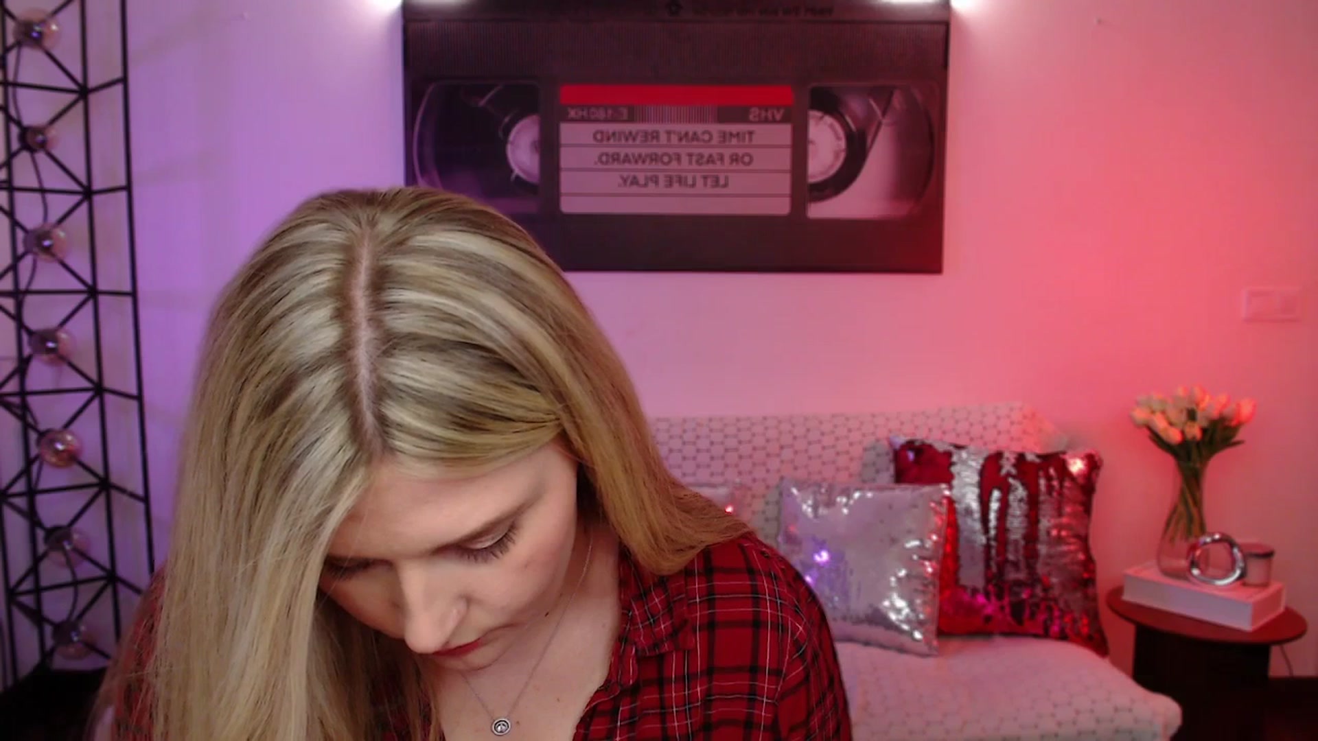 Gallery image thumbnail from Bless_Ass's myfreecams stream on, 04/21/2026, 15:55 image 16 of 20