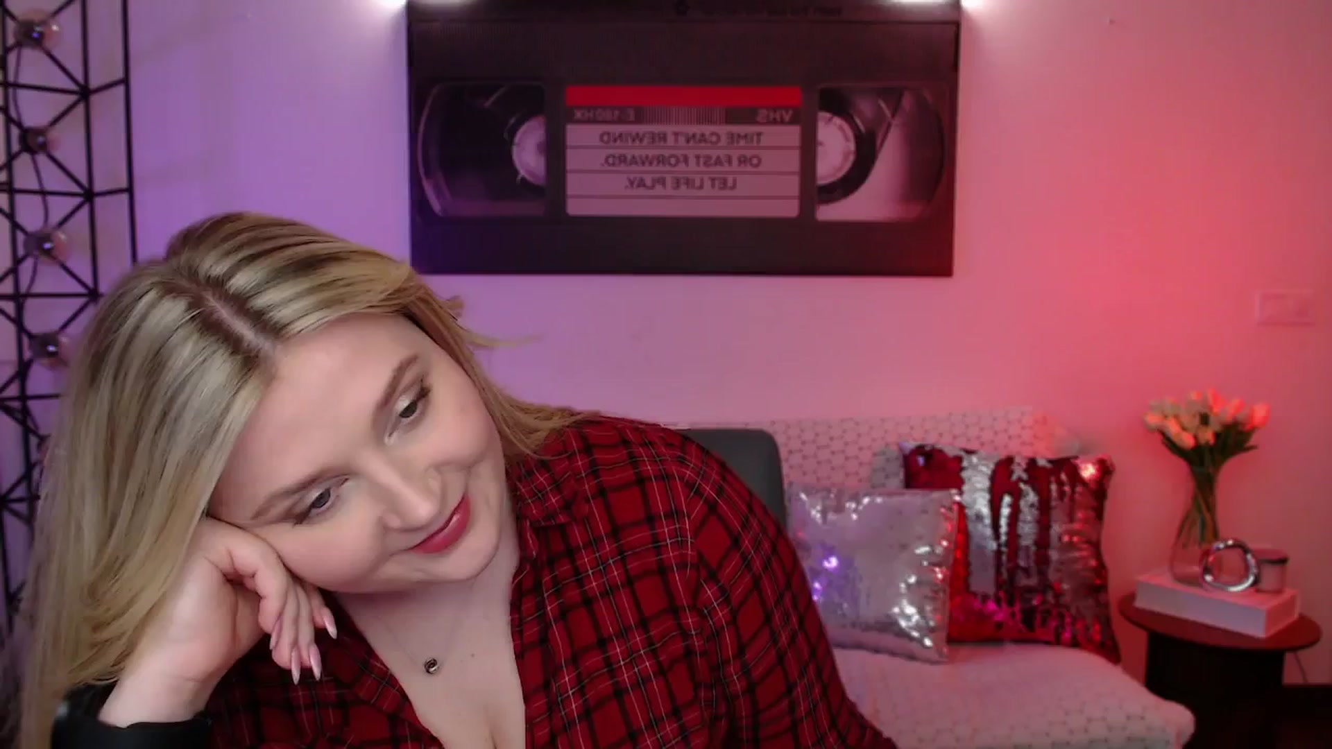 Gallery image thumbnail from Bless_Ass's myfreecams stream on, 04/21/2026, 15:55 image 8 of 20