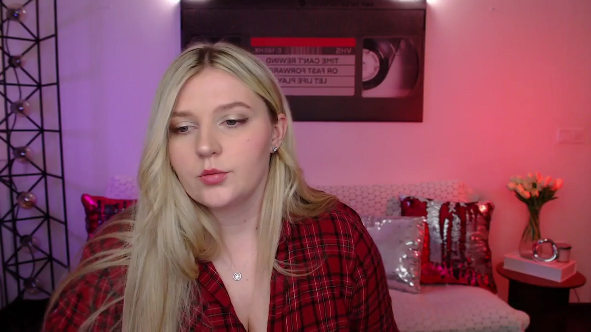 Gallery image thumbnail from Bless_Ass's myfreecams stream on, 04/21/2026, 15:55 image 14 of 20