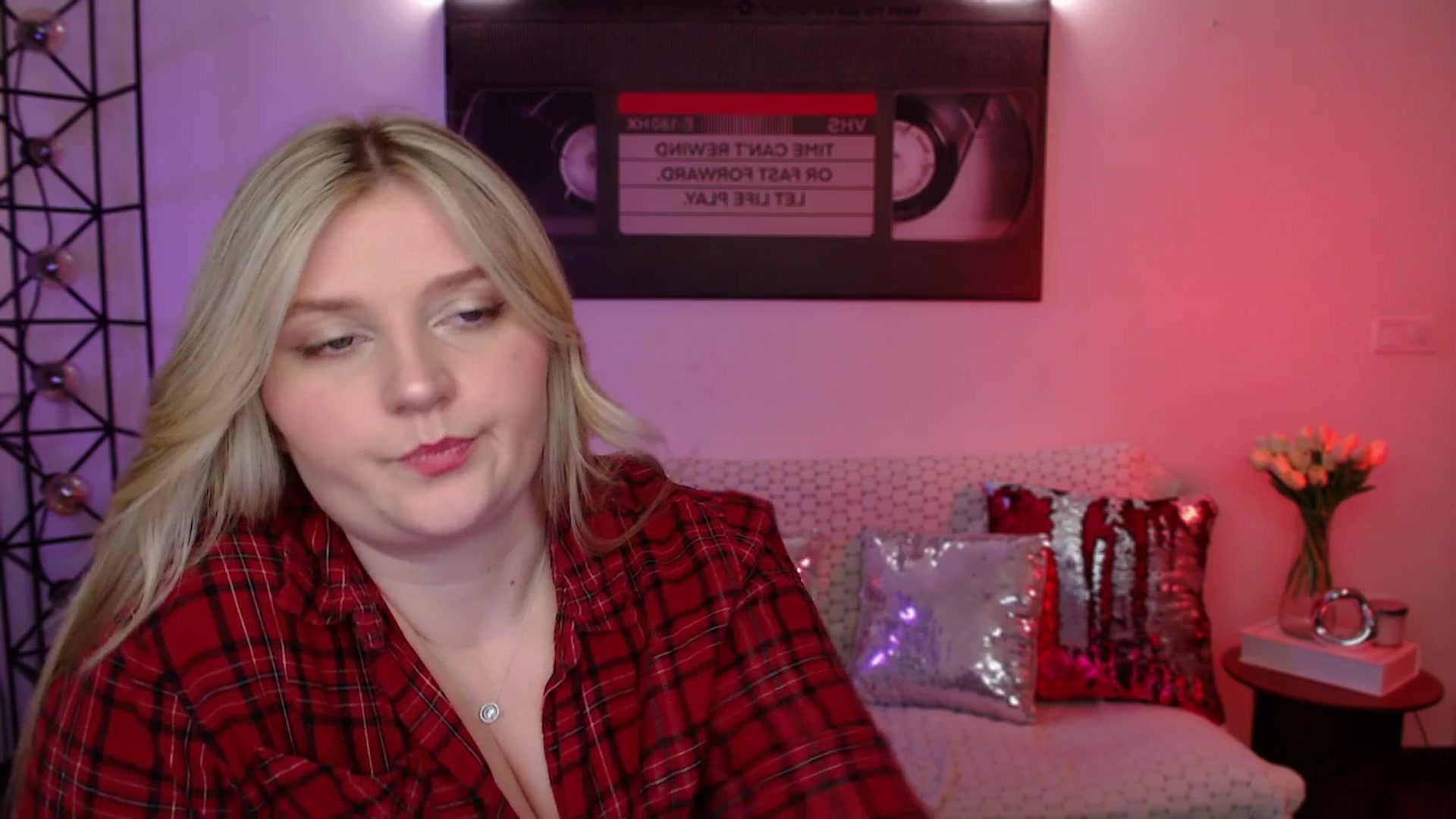 Gallery image thumbnail from Bless_Ass's myfreecams stream on, 04/21/2026, 15:55 image 10 of 20