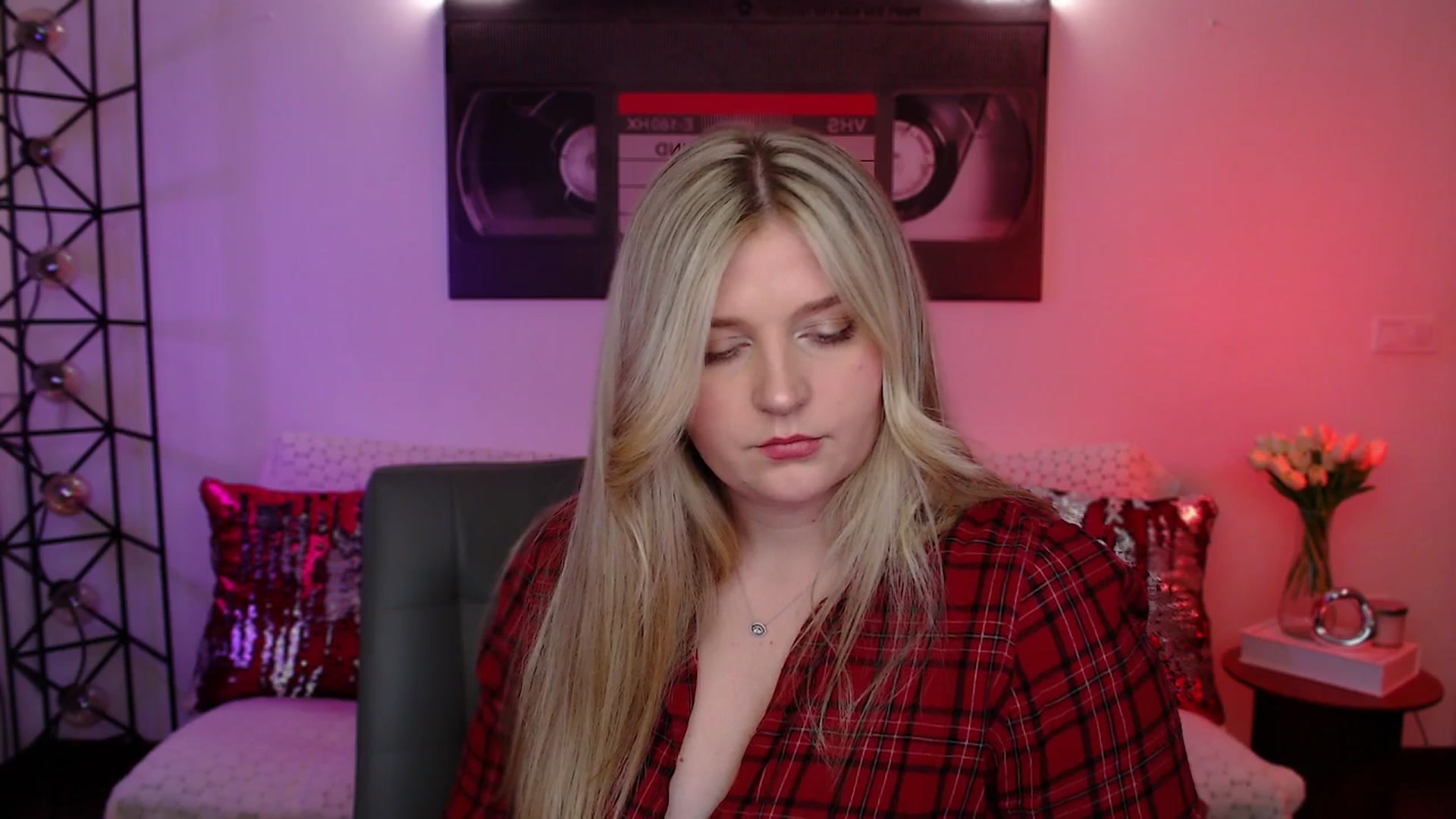 Gallery image thumbnail from Bless_Ass's myfreecams stream on, 04/21/2026, 15:55 image 12 of 20
