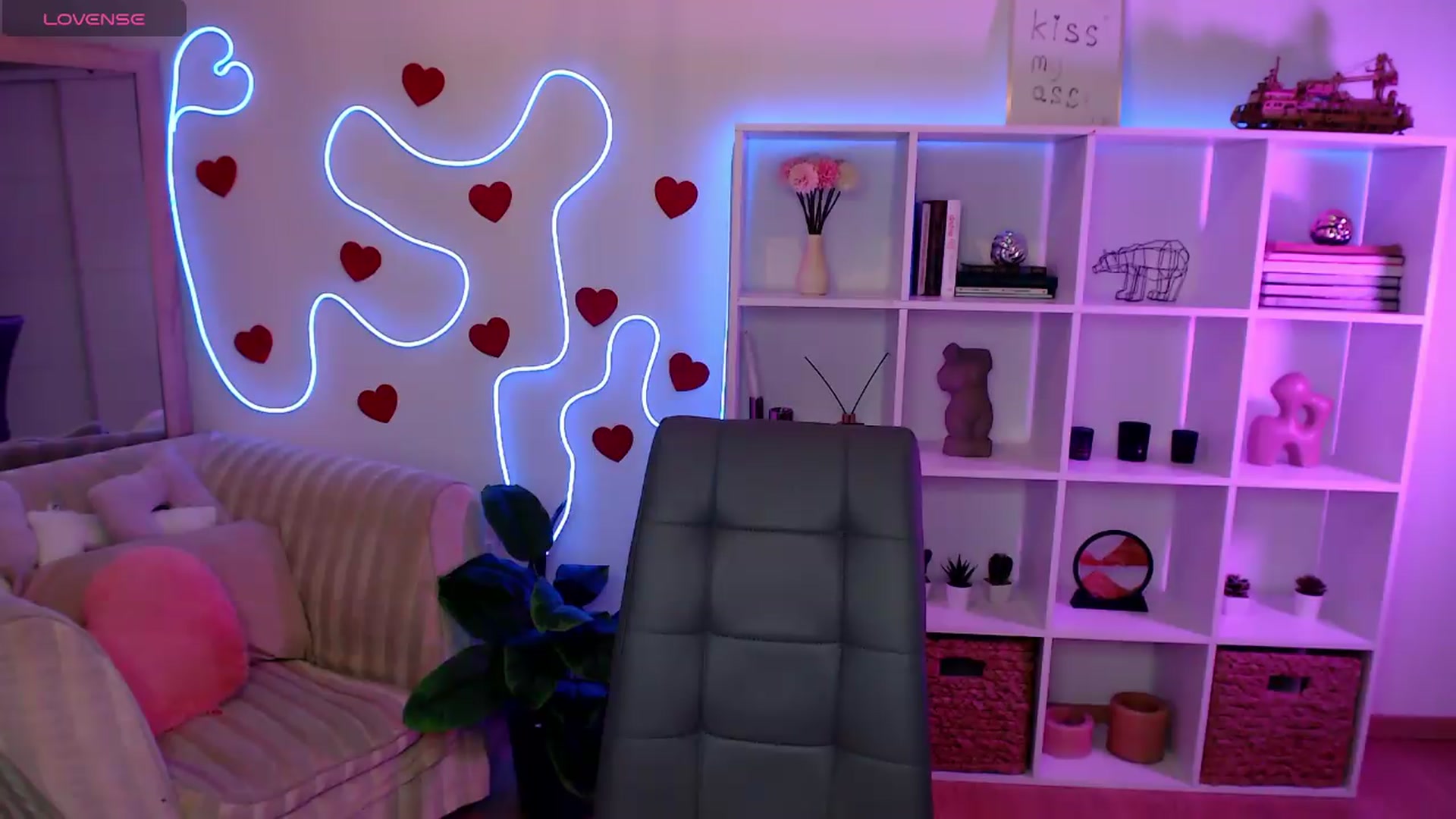 Gallery image thumbnail from Bless_Ass's myfreecams stream on, 05/31/2026, 12:31 image 16 of 20