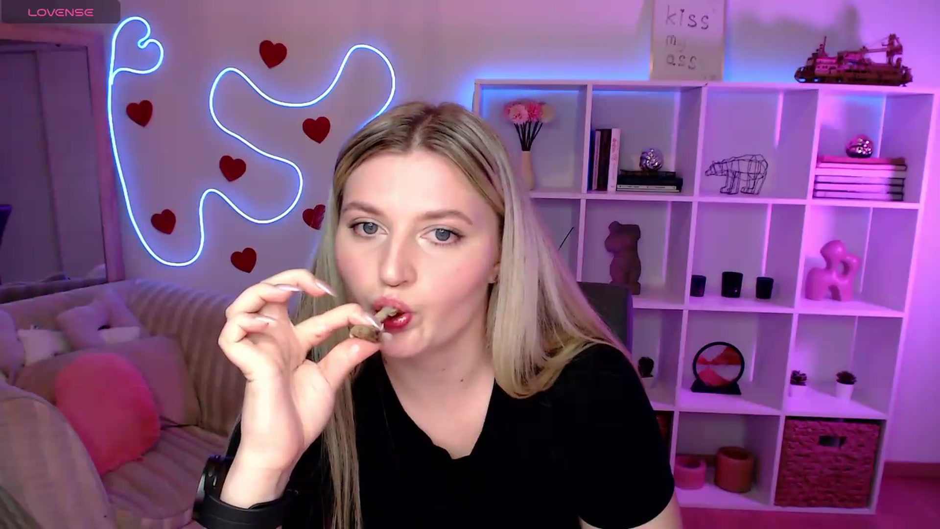 Gallery image thumbnail from Bless_Ass's myfreecams stream on, 05/31/2026, 12:31 image 17 of 20