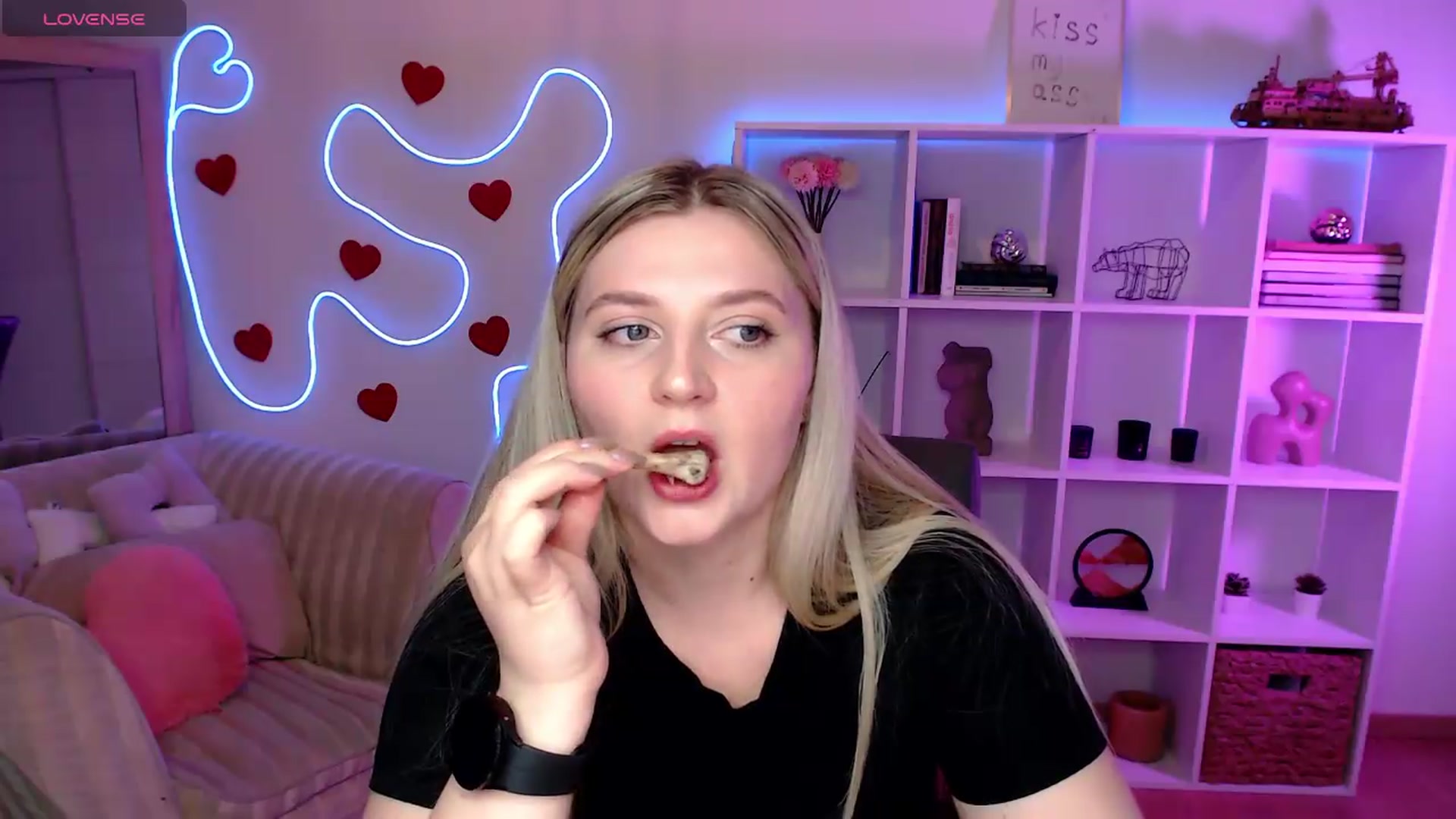 Gallery image thumbnail from Bless_Ass's myfreecams stream on, 05/31/2026, 12:31 image 18 of 20