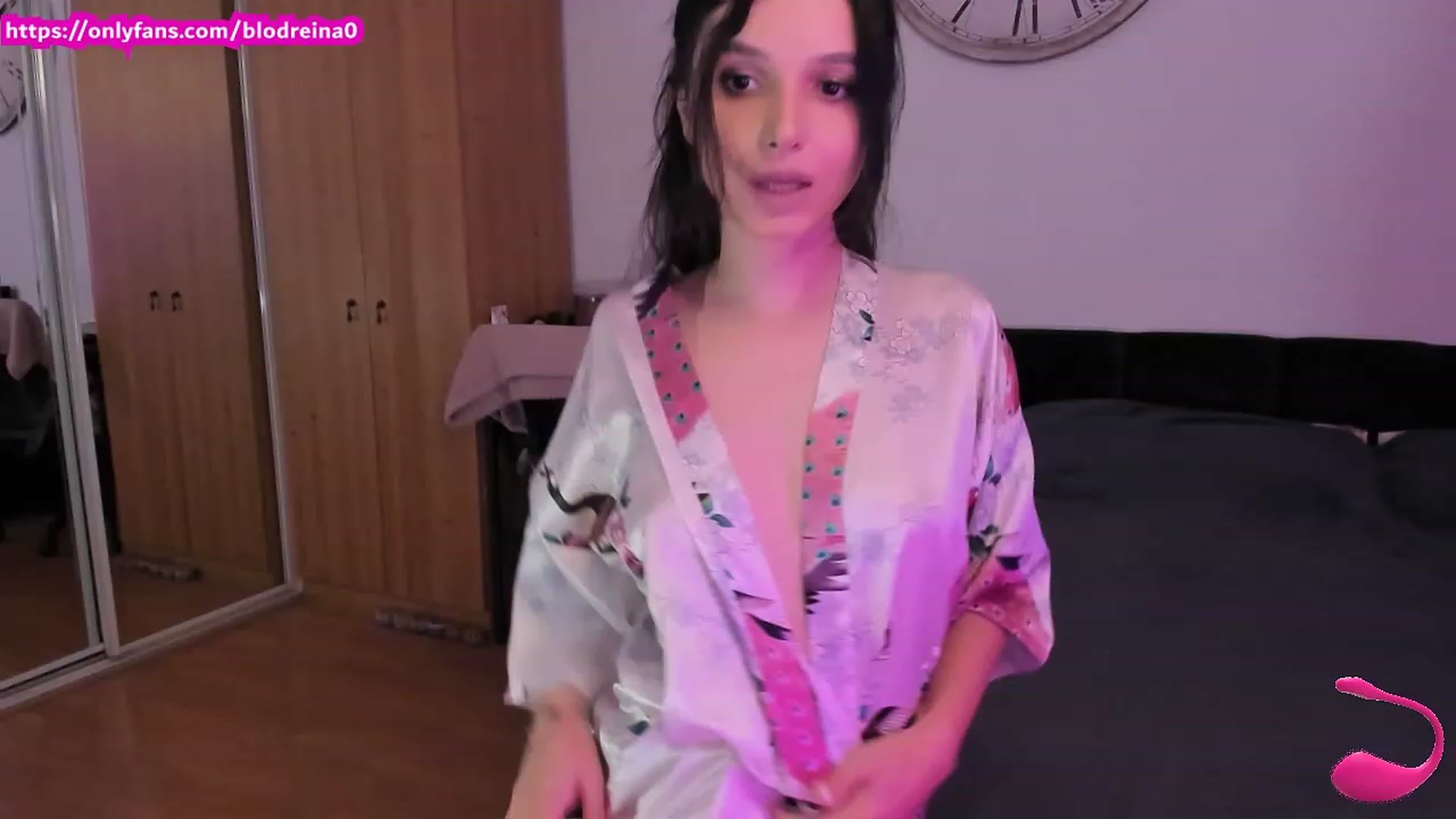 Gallery image thumbnail from Blodreina's myfreecams stream on, 08/26/2023, 01:01 image 5 of 20