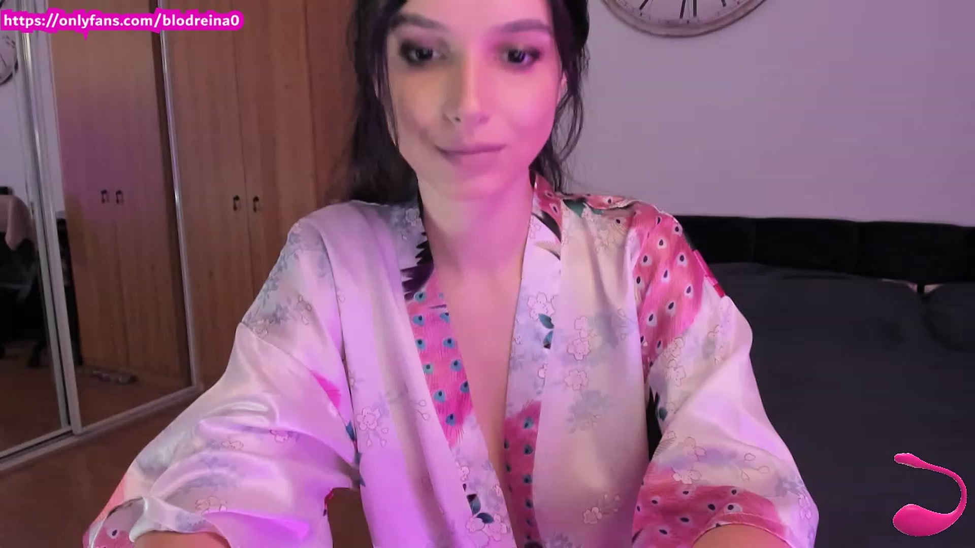 Gallery image thumbnail from Blodreina's myfreecams stream on, 08/26/2023, 01:01 image 7 of 20