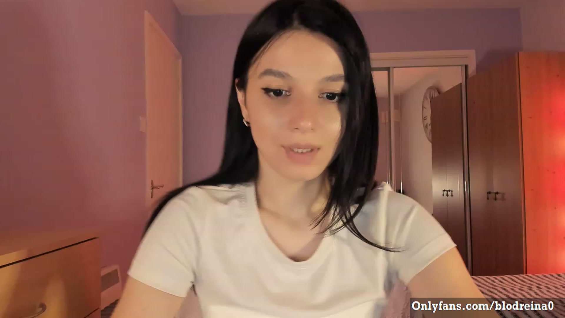 Gallery image thumbnail from Blodreina's myfreecams stream on, 01/04/2024, 24:17 image 3 of 20
