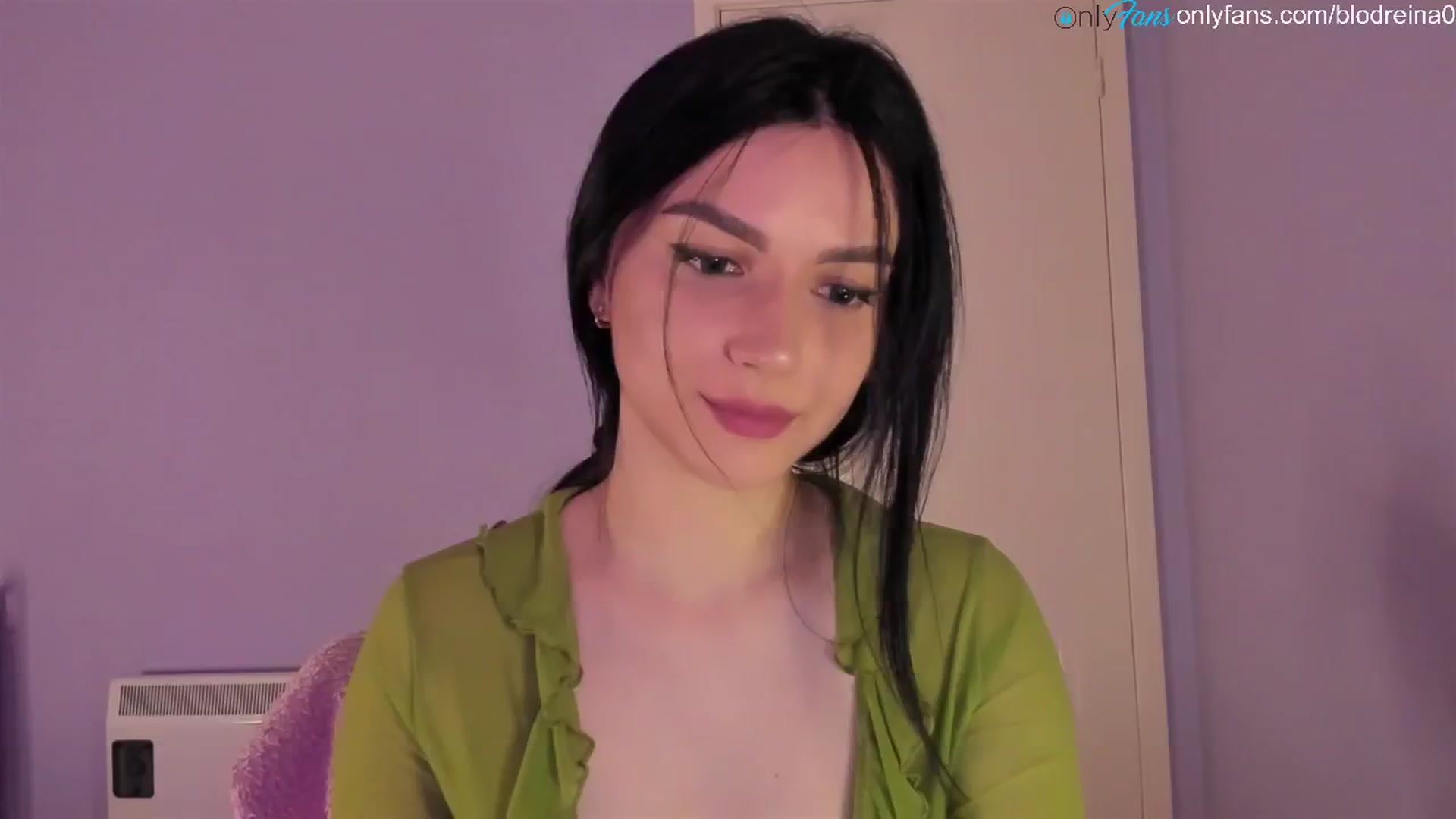 Gallery image thumbnail from Blodreina's myfreecams stream on, 07/10/2024, 24:07 image 13 of 20