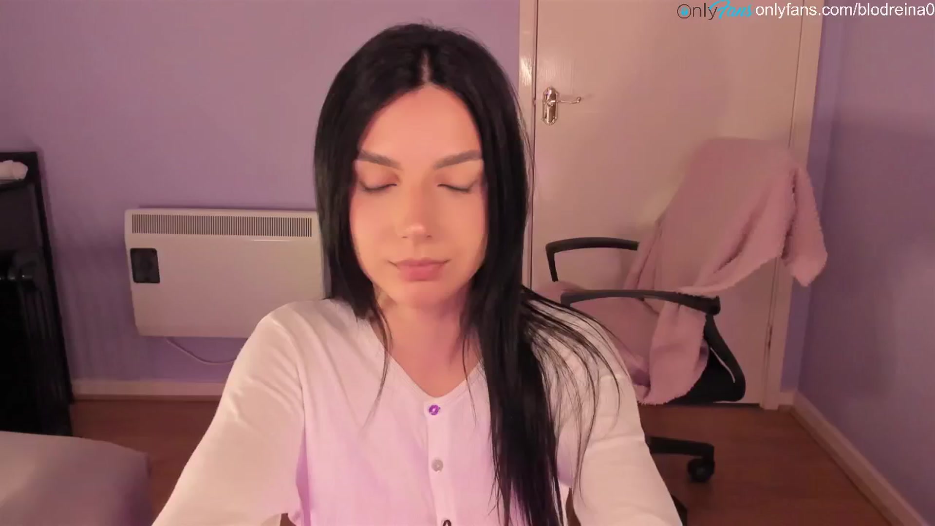 Gallery image thumbnail from Blodreina's myfreecams stream on, 11/18/2024, 24:01 image 11 of 20