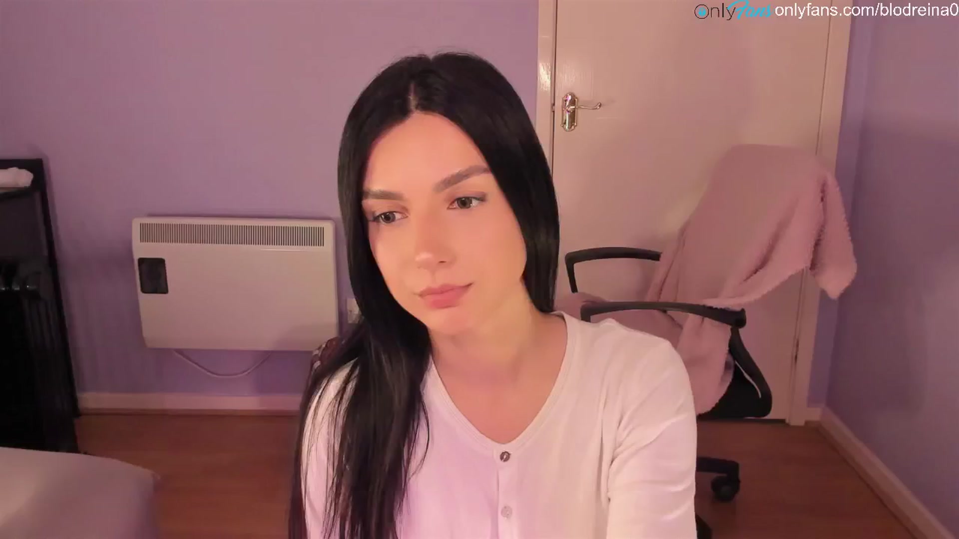 Gallery image thumbnail from Blodreina's myfreecams stream on, 11/18/2024, 24:01 image 10 of 20