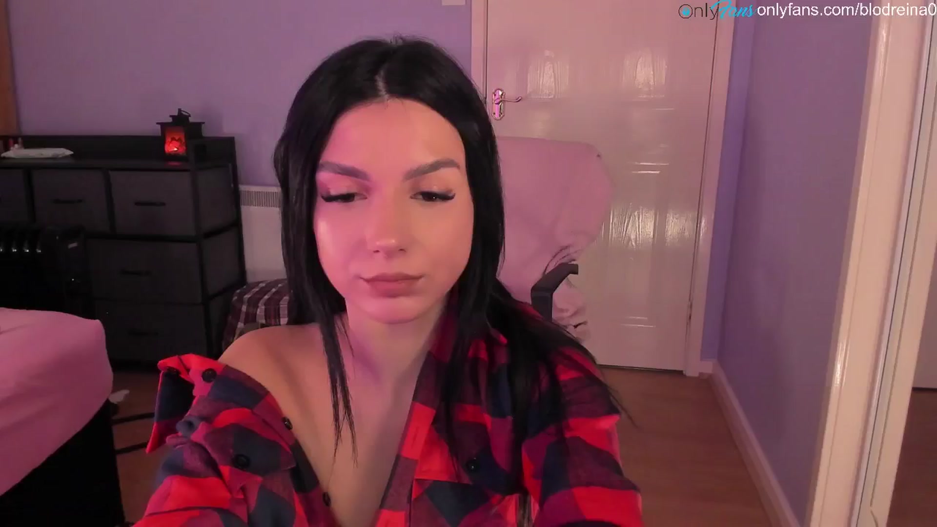 Gallery image thumbnail from Blodreina's myfreecams stream on, 12/13/2024, 03:45 image 10 of 20