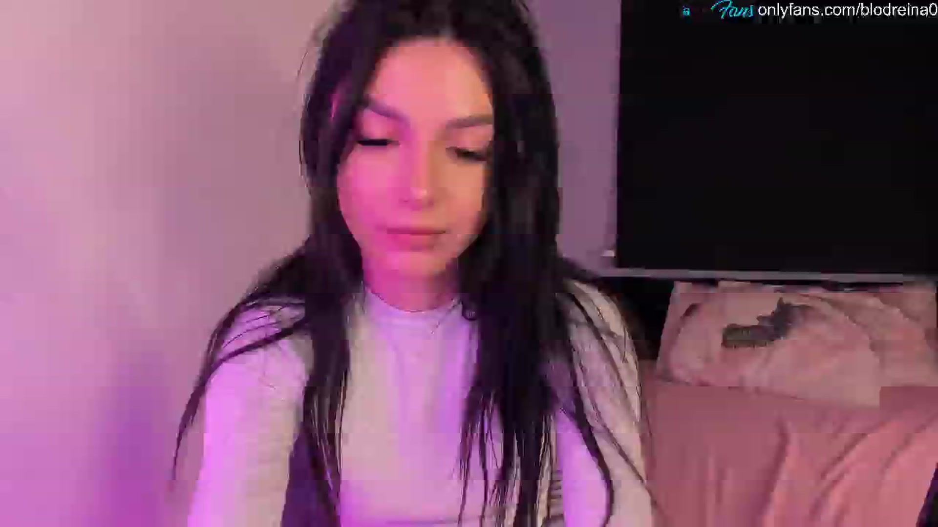 Gallery image thumbnail from Blodreina's myfreecams stream on, 12/16/2024, 03:38 image 6 of 20